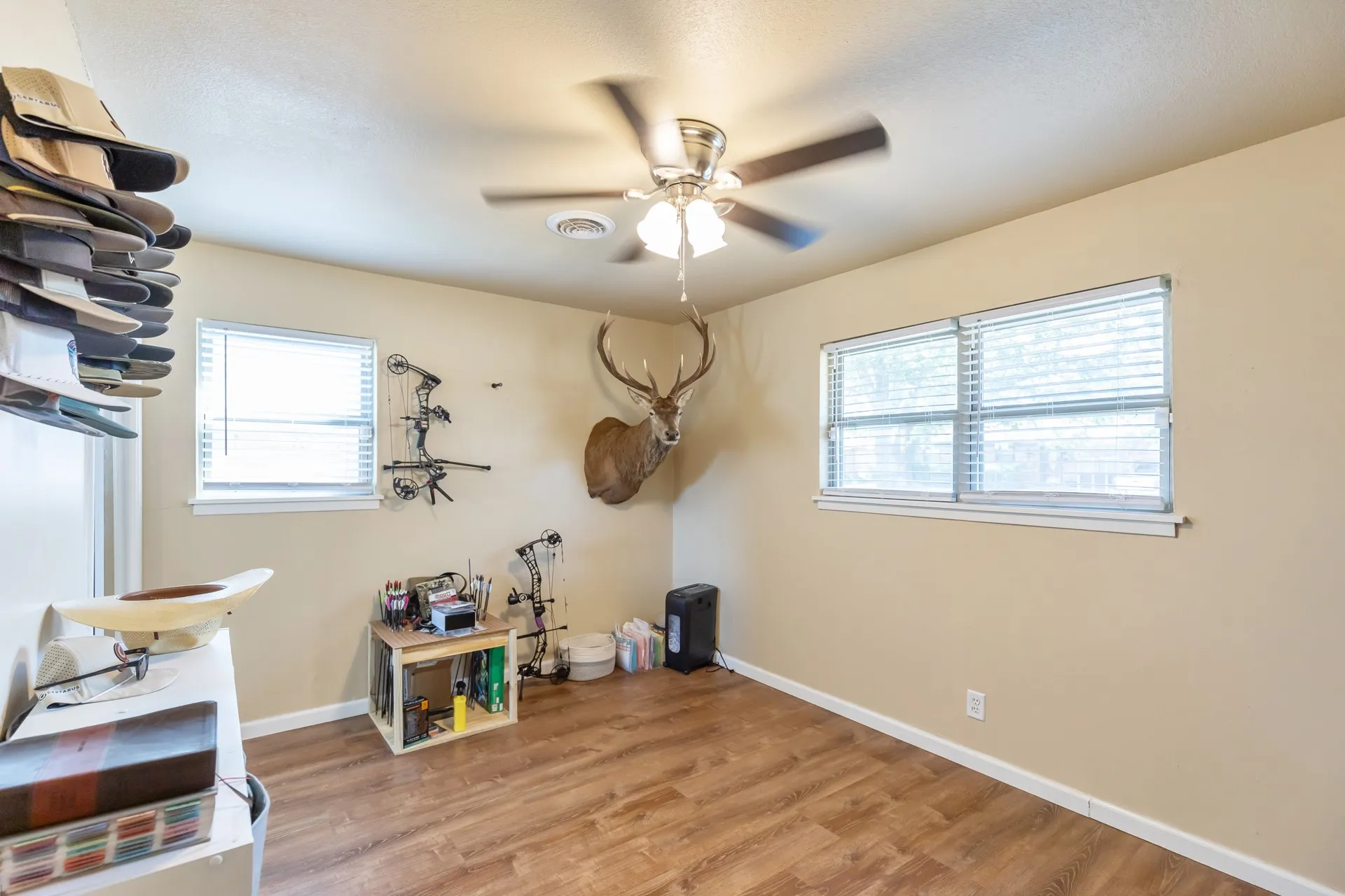 Single Family Residence For Sale in Taylor County , 1528 Sunset Street, Merkel, Texas 79536, 3 Bedroom, 2 Bathroom, 1 Garage spaces, 1,066 Sqft, built in 1964, mls#21398511, Real Estate Agent in Merkel, Homes For Sale in Taylor county, Homes For Sale in Merkel, Realtor in Merkel Texas, Real Estate Brokerage Independent Realty Texas, Luminita Cordes Realtor