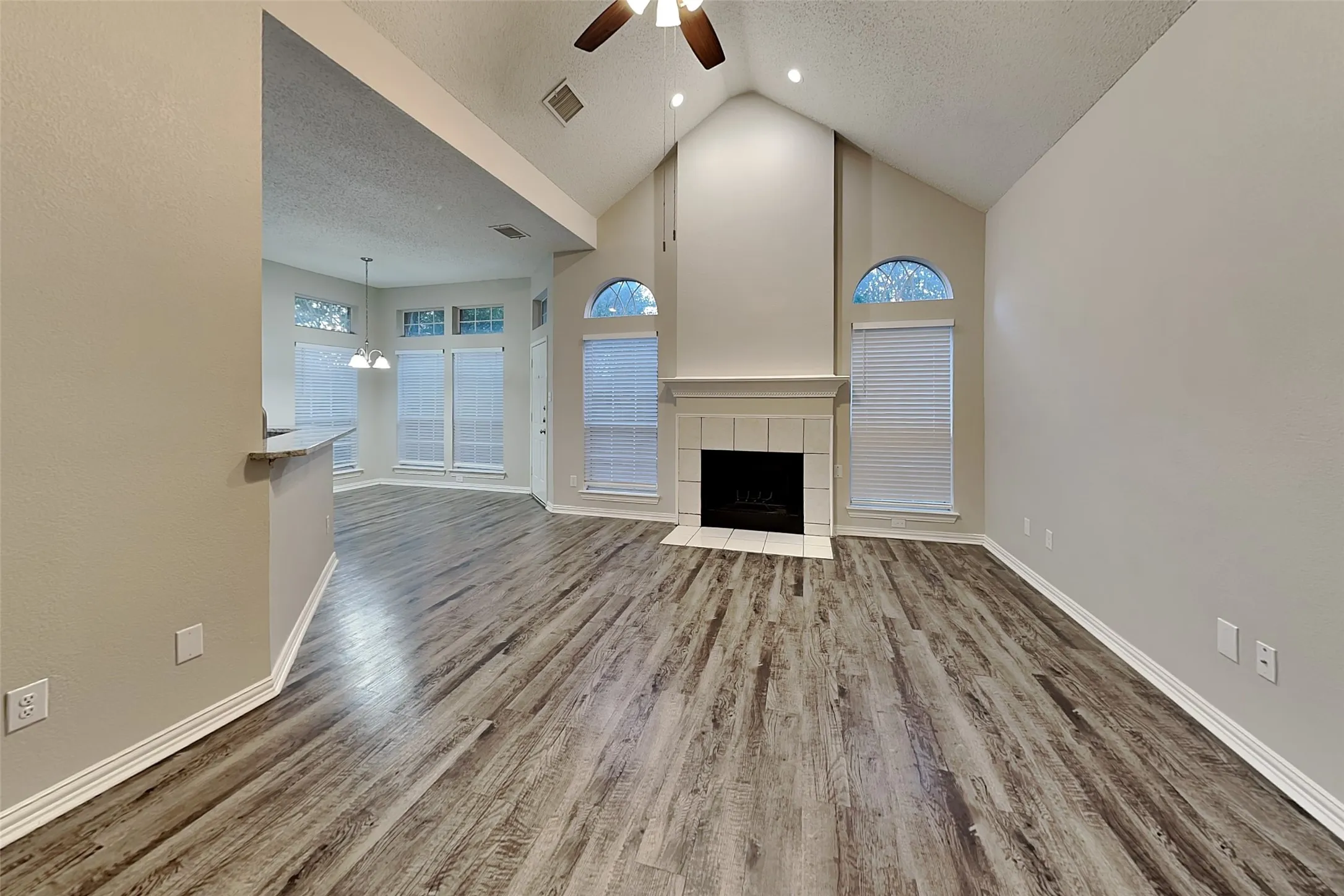 Single Family Residence For Rent in Denton County , 1705 Bershire Court, Flower Mound, Texas 75028, 3 Bedroom, 2 Bathroom, 2 Garage spaces, 2,067 Sqft, built in 1992, mls#21398676, Real Estate Agent in Flower Mound, Homes For Rent in Denton county, Homes For Rent in Flower Mound, Realtor in Flower Mound Texas, Real Estate Brokerage Independent Realty Texas, Luminita Cordes Realtor