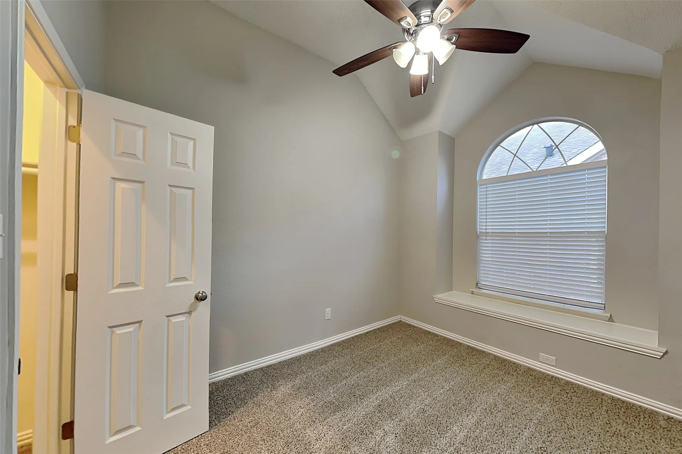 Single Family Residence For Rent in Denton County , 1705 Bershire Court, Flower Mound, Texas 75028, 3 Bedroom, 2 Bathroom, 2 Garage spaces, 2,067 Sqft, built in 1992, mls#21398676, Real Estate Agent in Flower Mound, Homes For Rent in Denton county, Homes For Rent in Flower Mound, Realtor in Flower Mound Texas, Real Estate Brokerage Independent Realty Texas, Luminita Cordes Realtor