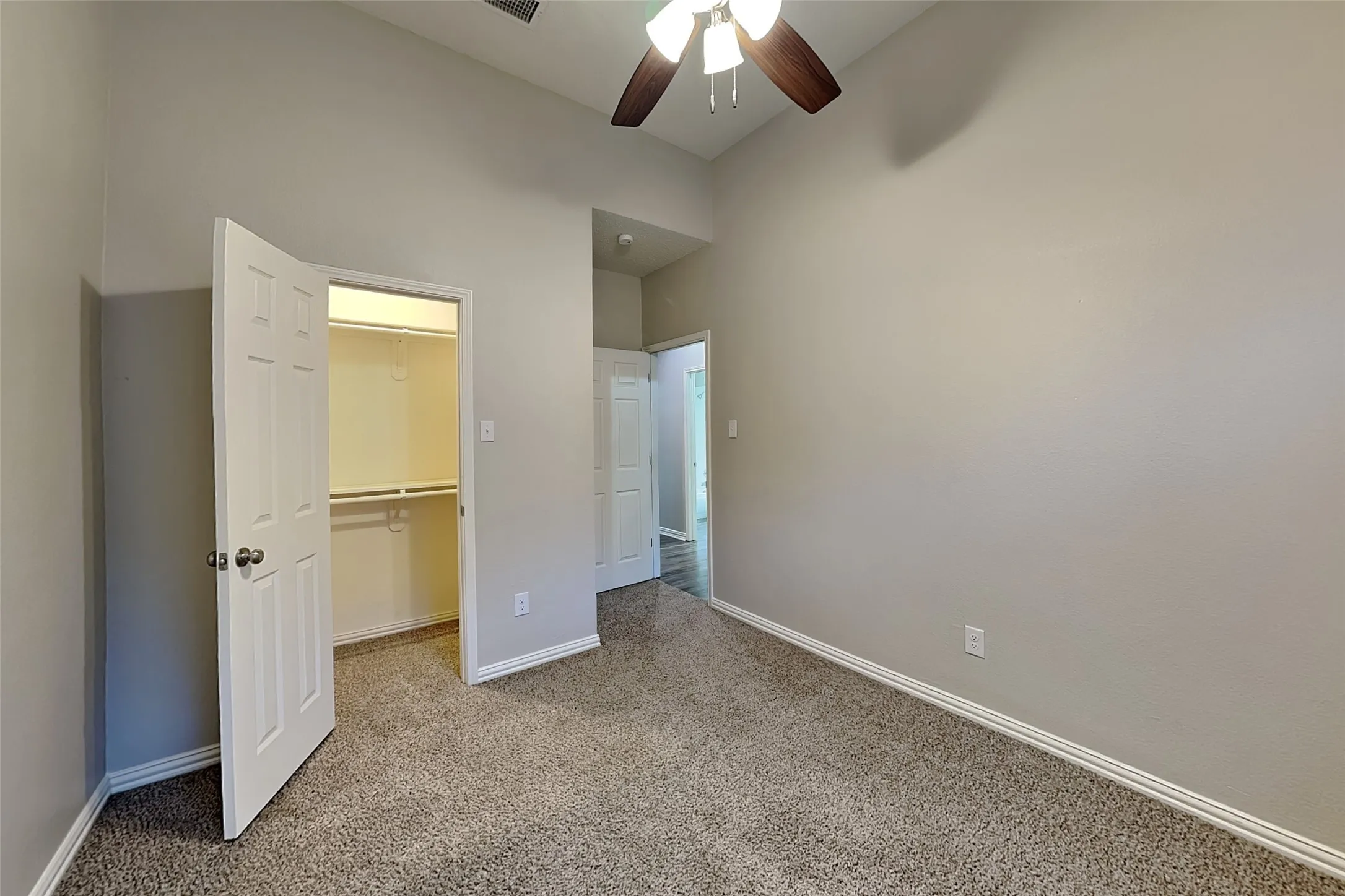 Single Family Residence For Rent in Denton County , 1705 Bershire Court, Flower Mound, Texas 75028, 3 Bedroom, 2 Bathroom, 2 Garage spaces, 2,067 Sqft, built in 1992, mls#21398676, Real Estate Agent in Flower Mound, Homes For Rent in Denton county, Homes For Rent in Flower Mound, Realtor in Flower Mound Texas, Real Estate Brokerage Independent Realty Texas, Luminita Cordes Realtor