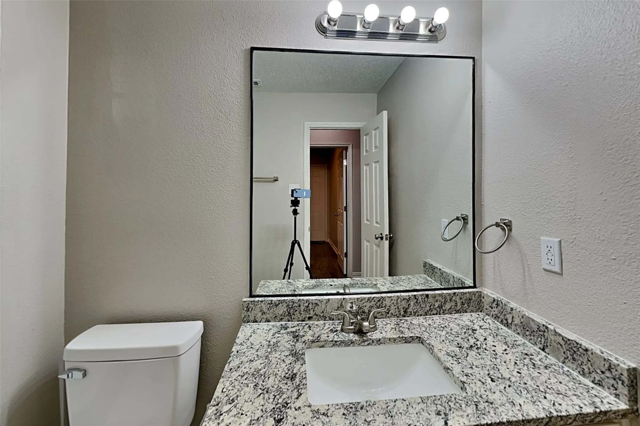 Single Family Residence For Rent in Denton County , 1705 Bershire Court, Flower Mound, Texas 75028, 3 Bedroom, 2 Bathroom, 2 Garage spaces, 2,067 Sqft, built in 1992, mls#21398676, Real Estate Agent in Flower Mound, Homes For Rent in Denton county, Homes For Rent in Flower Mound, Realtor in Flower Mound Texas, Real Estate Brokerage Independent Realty Texas, Luminita Cordes Realtor