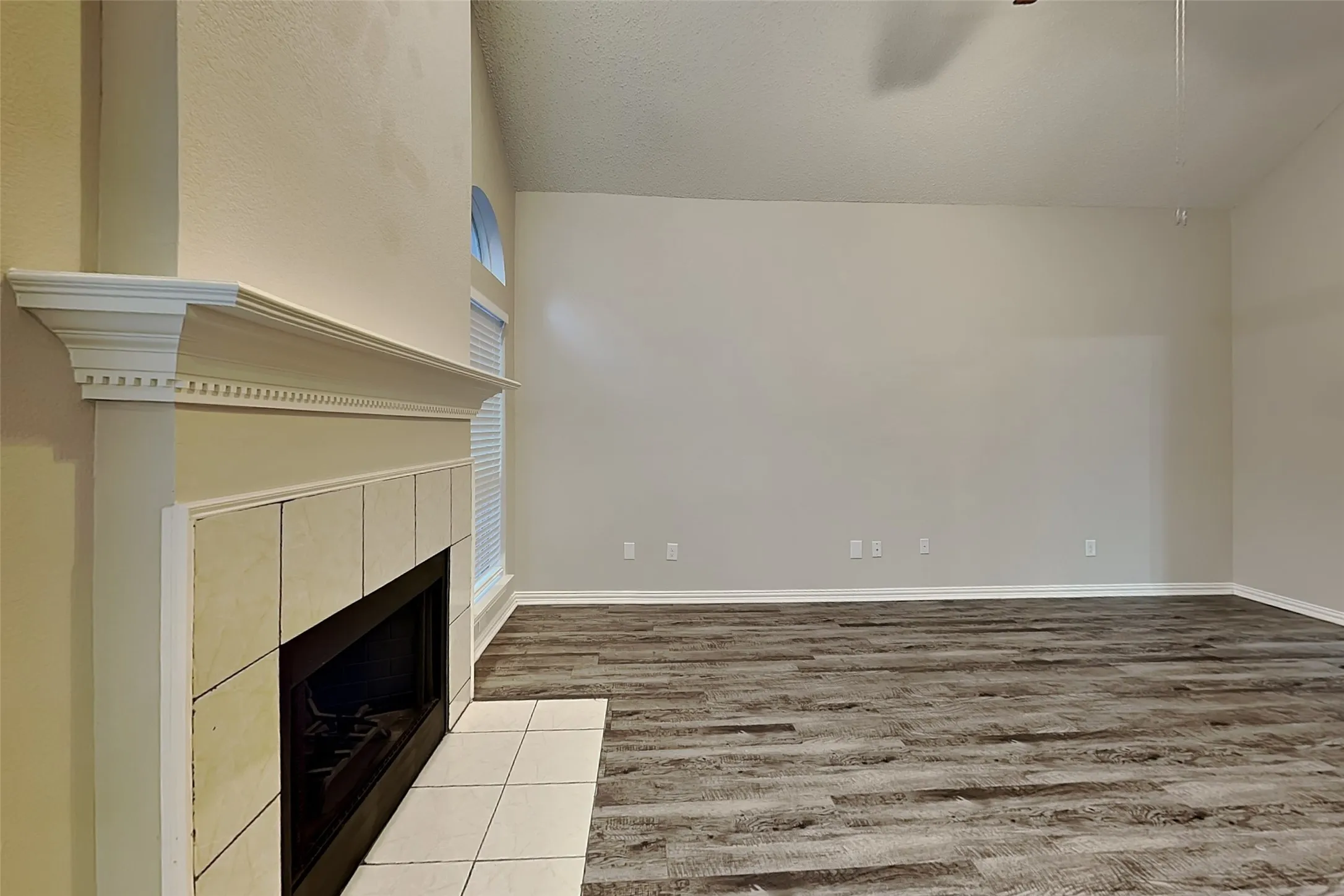 Single Family Residence For Rent in Denton County , 1705 Bershire Court, Flower Mound, Texas 75028, 3 Bedroom, 2 Bathroom, 2 Garage spaces, 2,067 Sqft, built in 1992, mls#21398676, Real Estate Agent in Flower Mound, Homes For Rent in Denton county, Homes For Rent in Flower Mound, Realtor in Flower Mound Texas, Real Estate Brokerage Independent Realty Texas, Luminita Cordes Realtor