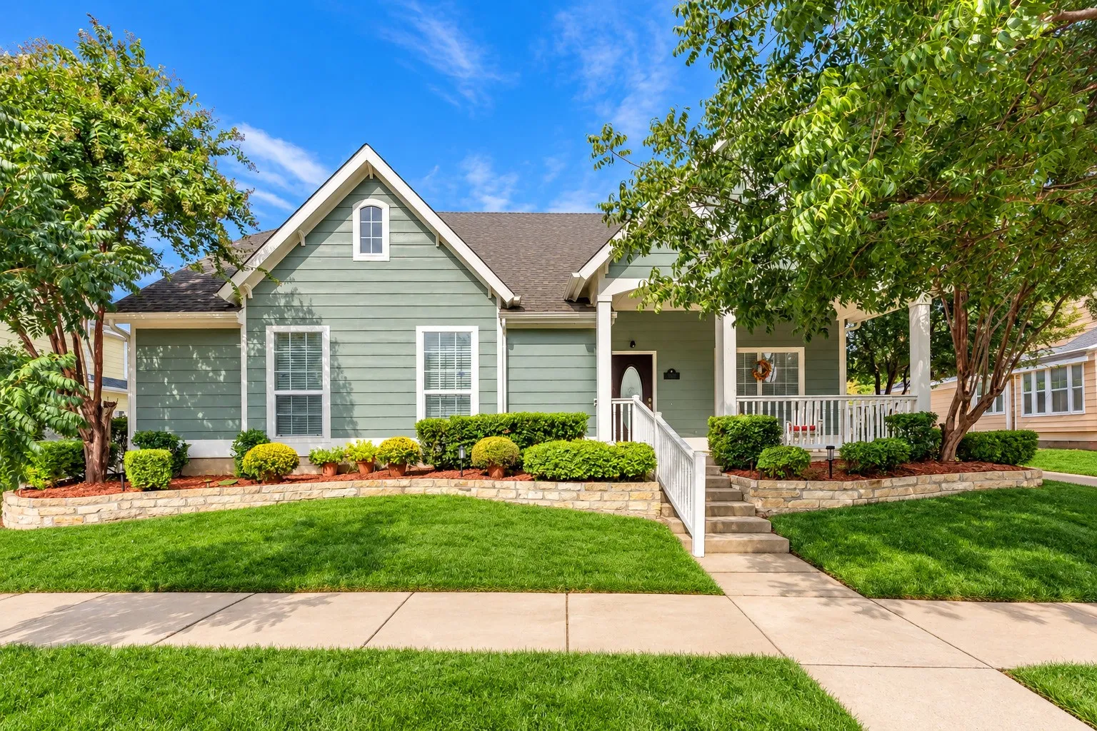 Single Family Residence For Sale in Denton County , 1009 Greenview Lane, Savannah, Texas 76227, 3 Bedroom, 2 Bathroom, 2 Garage spaces, 2,379 Sqft, built in 2005, mls#21398205, Real Estate Agent in Savannah, Homes For Sale in Denton county, Homes For Sale in Savannah, Realtor in Savannah Texas, Real Estate Brokerage Independent Realty Texas, Luminita Cordes Realtor