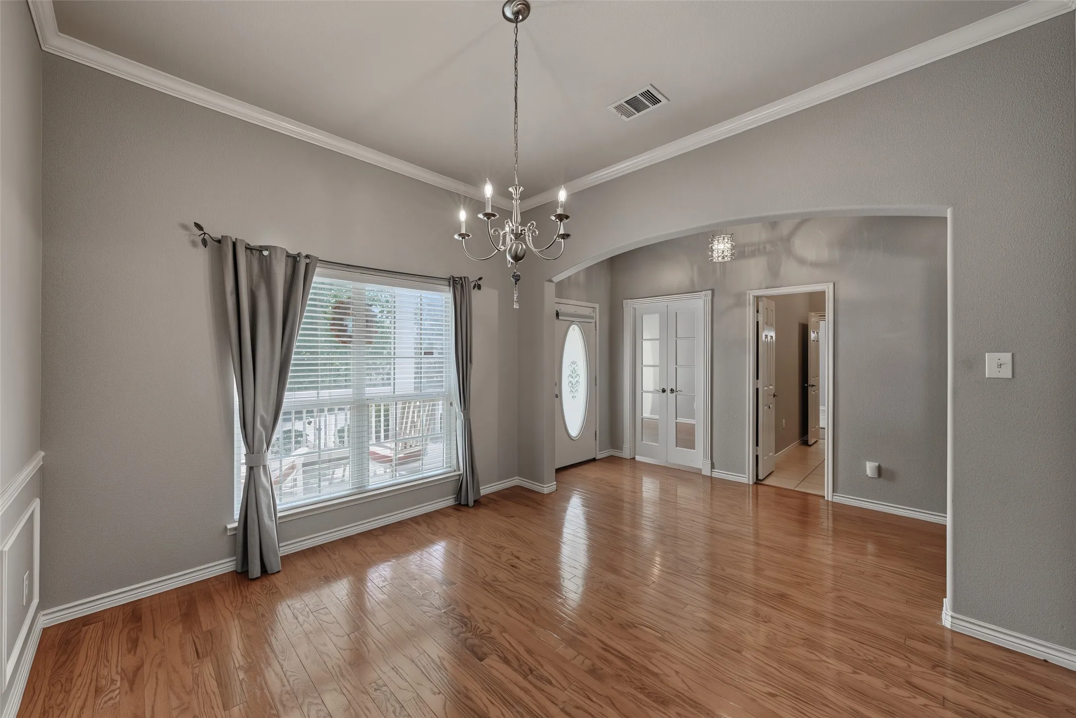 Single Family Residence For Sale in Denton County , 1009 Greenview Lane, Savannah, Texas 76227, 3 Bedroom, 2 Bathroom, 2 Garage spaces, 2,379 Sqft, built in 2005, mls#21398205, Real Estate Agent in Savannah, Homes For Sale in Denton county, Homes For Sale in Savannah, Realtor in Savannah Texas, Real Estate Brokerage Independent Realty Texas, Luminita Cordes Realtor