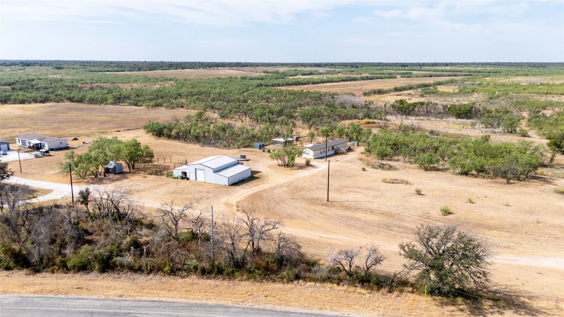 Manufactured Home For Sale in Jones County , 5143 S Fm 600, Abilene, Texas 79601, 3 Bedroom, 2 Bathroom, Garage spaces, 1,360 Sqft, built in 2023, mls#21396929, Real Estate Agent in Abilene, Homes For Sale in Jones county, Homes For Sale in Abilene, Realtor in Abilene Texas, Real Estate Brokerage Independent Realty Texas, Luminita Cordes Realtor