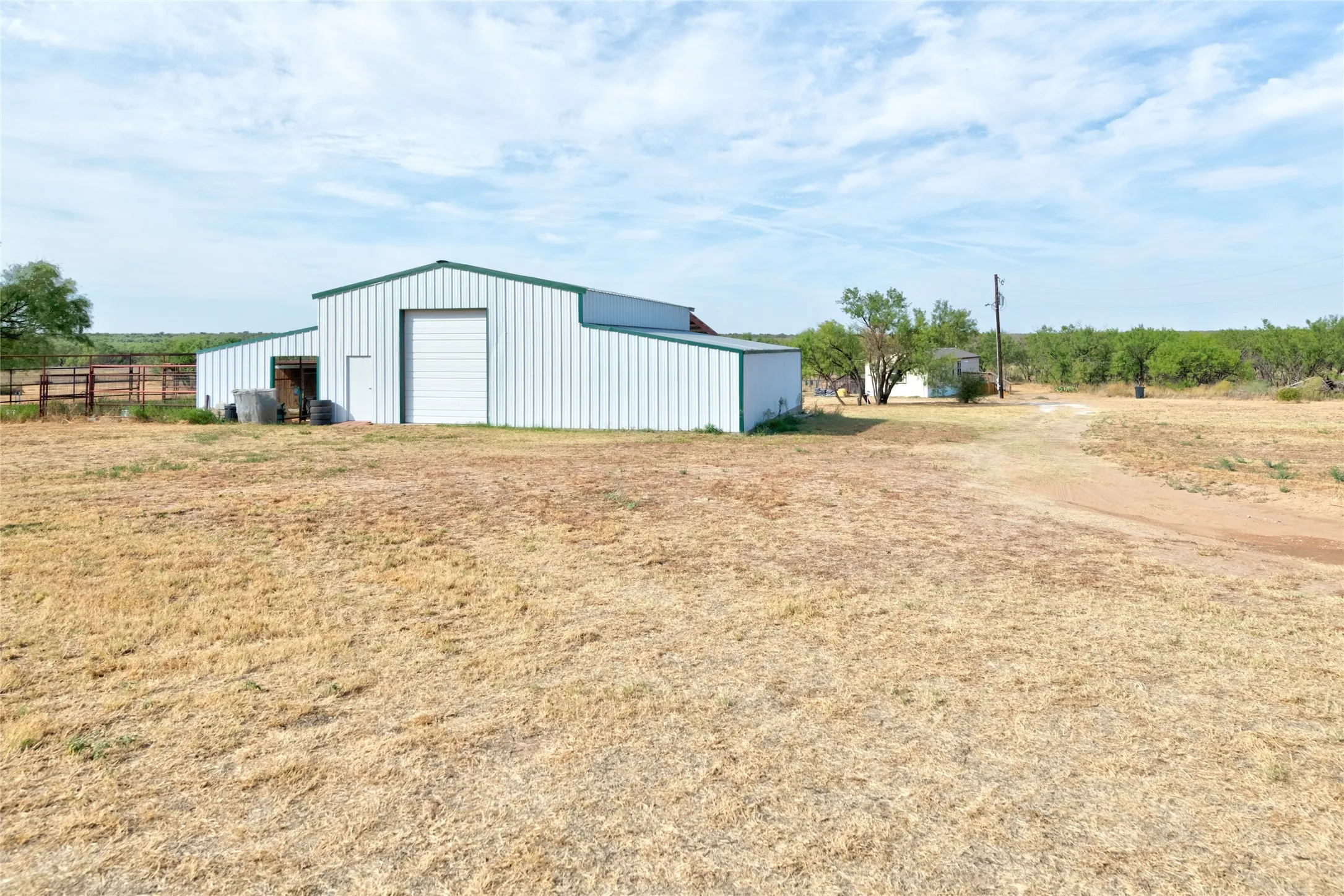 Manufactured Home For Sale in Jones County , 5143 S Fm 600, Abilene, Texas 79601, 3 Bedroom, 2 Bathroom, Garage spaces, 1,360 Sqft, built in 2023, mls#21396929, Real Estate Agent in Abilene, Homes For Sale in Jones county, Homes For Sale in Abilene, Realtor in Abilene Texas, Real Estate Brokerage Independent Realty Texas, Luminita Cordes Realtor