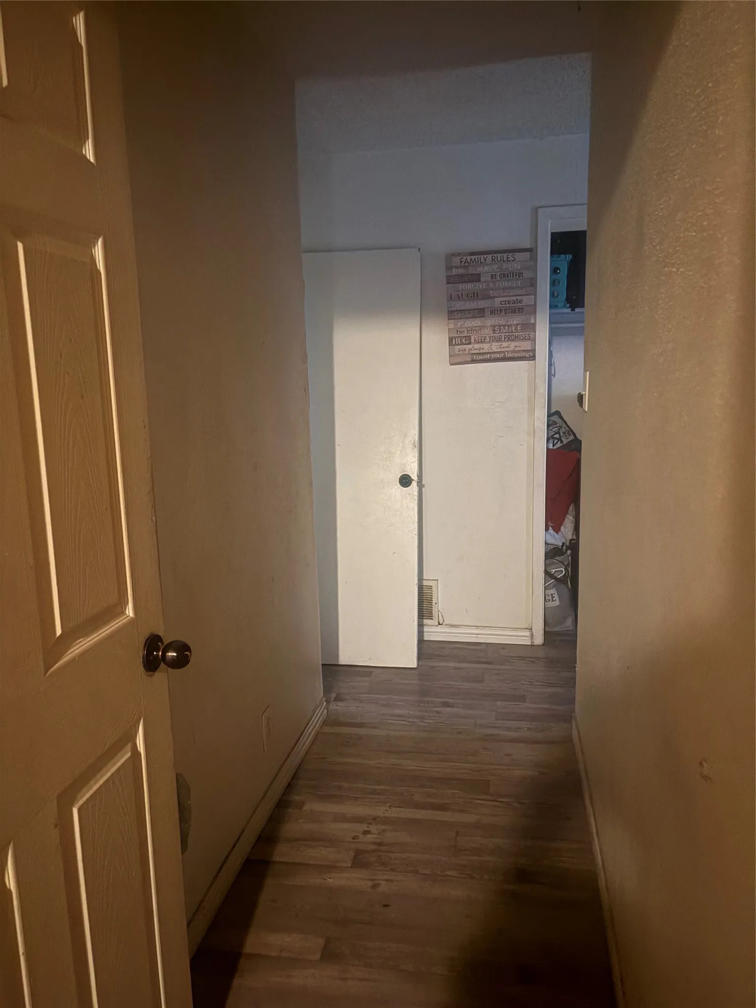 Single Family Residence For Sale in Tarrant County , 1424 Cloverdale Drive, Fort Worth, Texas 76134, 4 Bedroom, 2 Bathroom, 2 Garage spaces, 1,816 Sqft, built in 1957, mls#21398018, Real Estate Agent in Fort Worth, Homes For Sale in Tarrant county, Homes For Sale in Fort Worth, Realtor in Fort Worth Texas, Real Estate Brokerage Independent Realty Texas, Luminita Cordes Realtor