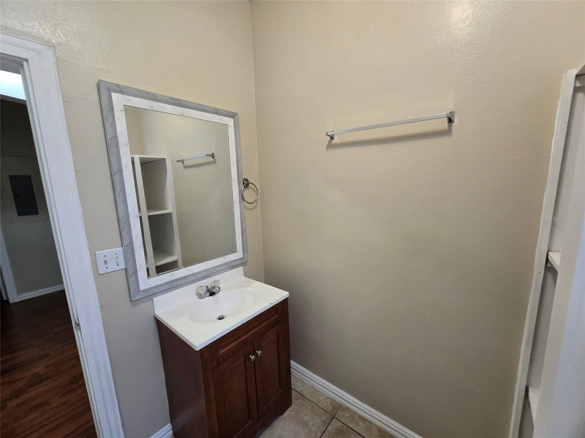 Single Family Residence For Rent in Johnson County , 212 E 4th Street, Keene, Texas 76059, 3 Bedroom, 2 Bathroom, Garage spaces, 1,456 Sqft, built in 1900, mls#21398679, Real Estate Agent in Keene, Homes For Rent in Johnson county, Homes For Rent in Keene, Realtor in Keene Texas, Real Estate Brokerage Independent Realty Texas, Luminita Cordes Realtor