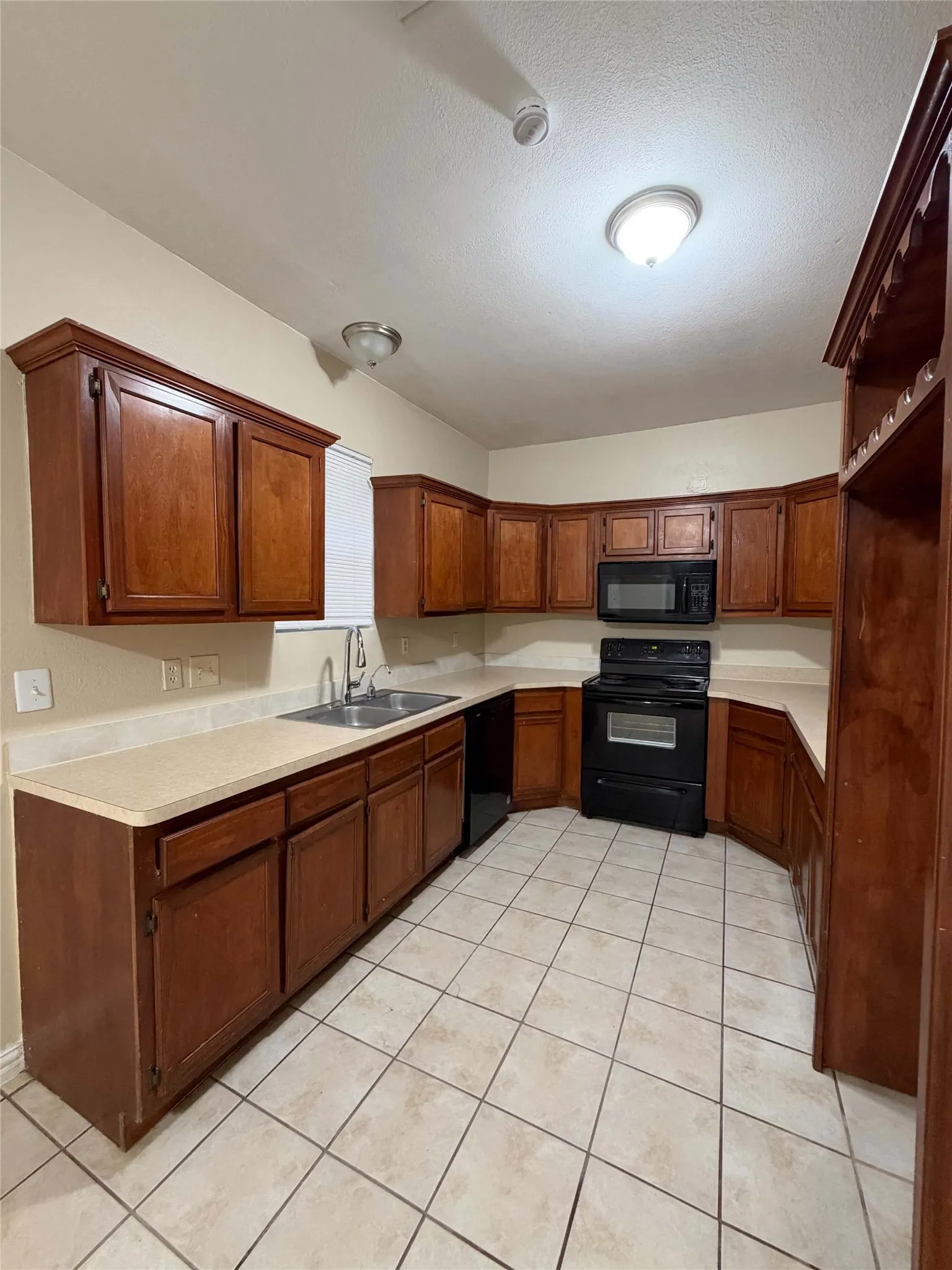Single Family Residence For Rent in Johnson County , 212 E 4th Street, Keene, Texas 76059, 3 Bedroom, 2 Bathroom, Garage spaces, 1,456 Sqft, built in 1900, mls#21398679, Real Estate Agent in Keene, Homes For Rent in Johnson county, Homes For Rent in Keene, Realtor in Keene Texas, Real Estate Brokerage Independent Realty Texas, Luminita Cordes Realtor