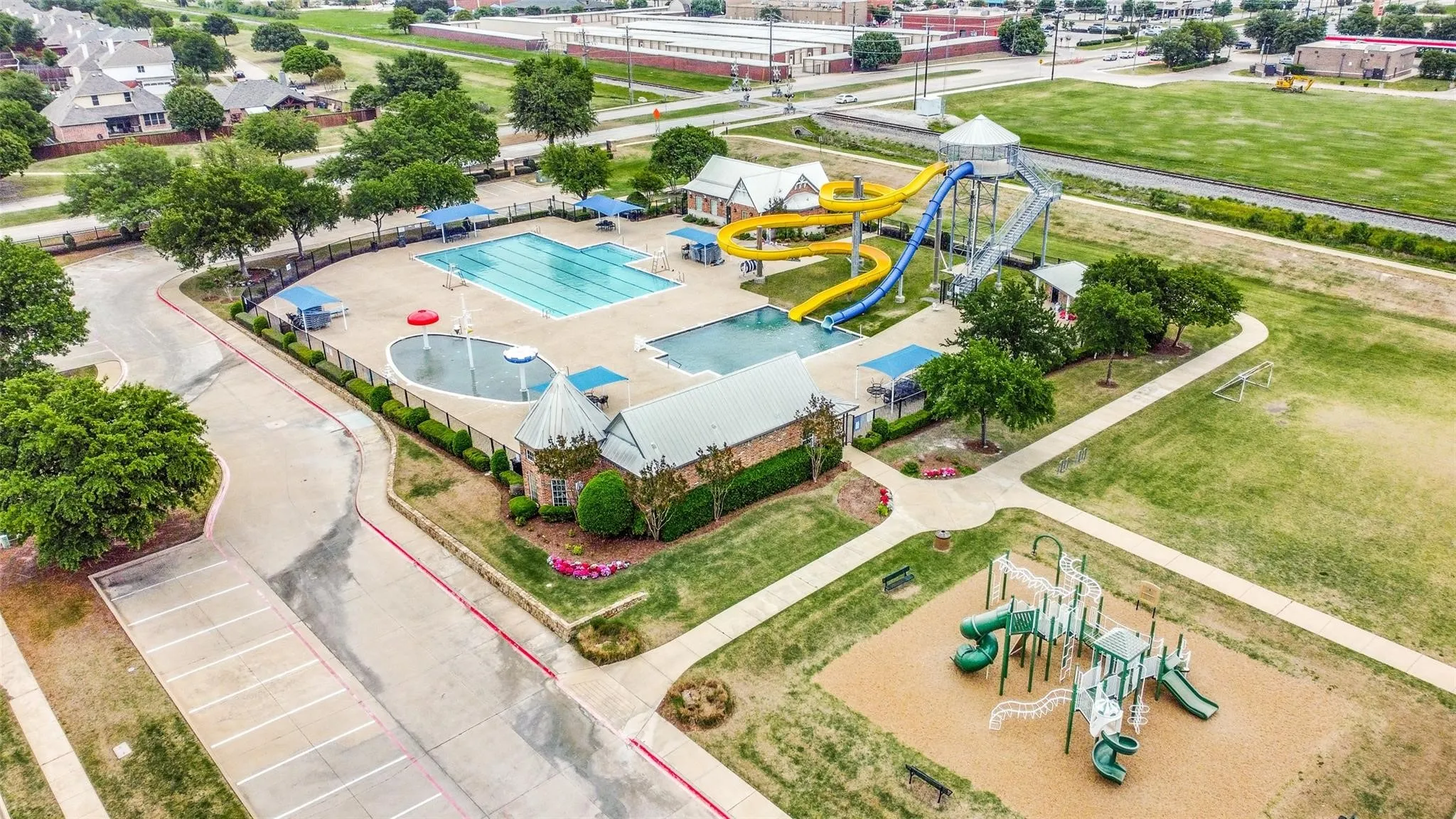 Maxwell Creek amenities