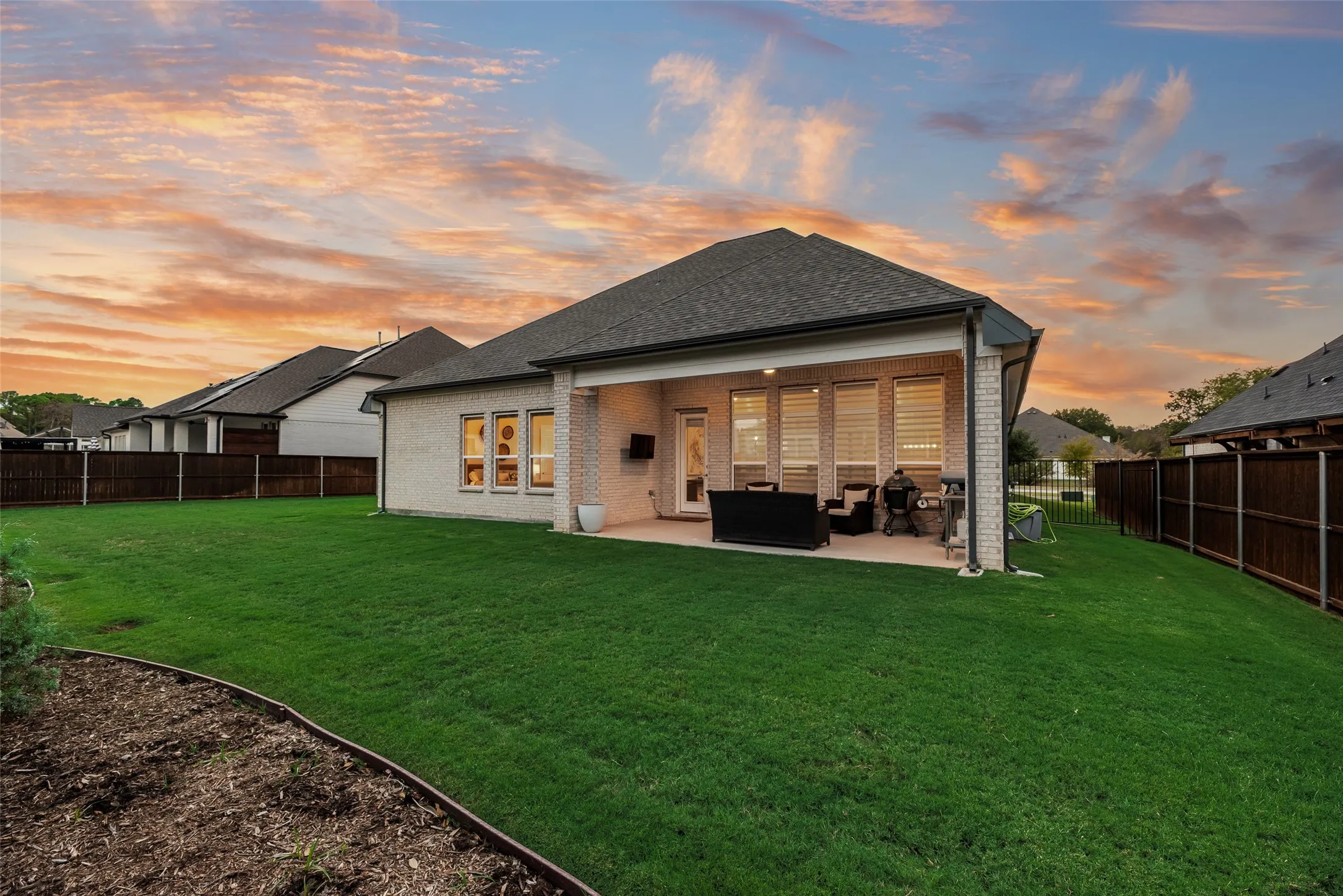 Single Family Residence For Sale in Denton County , 130 Craigmore Drive, Argyle, Texas 76226, 3 Bedroom, 4 Bathroom, 3 Garage spaces, 3,027 Sqft, built in 2021, mls#21398638, Real Estate Agent in Argyle, Homes For Sale in Denton county, Homes For Sale in Argyle, Realtor in Argyle Texas, Real Estate Brokerage Independent Realty Texas, Luminita Cordes Realtor