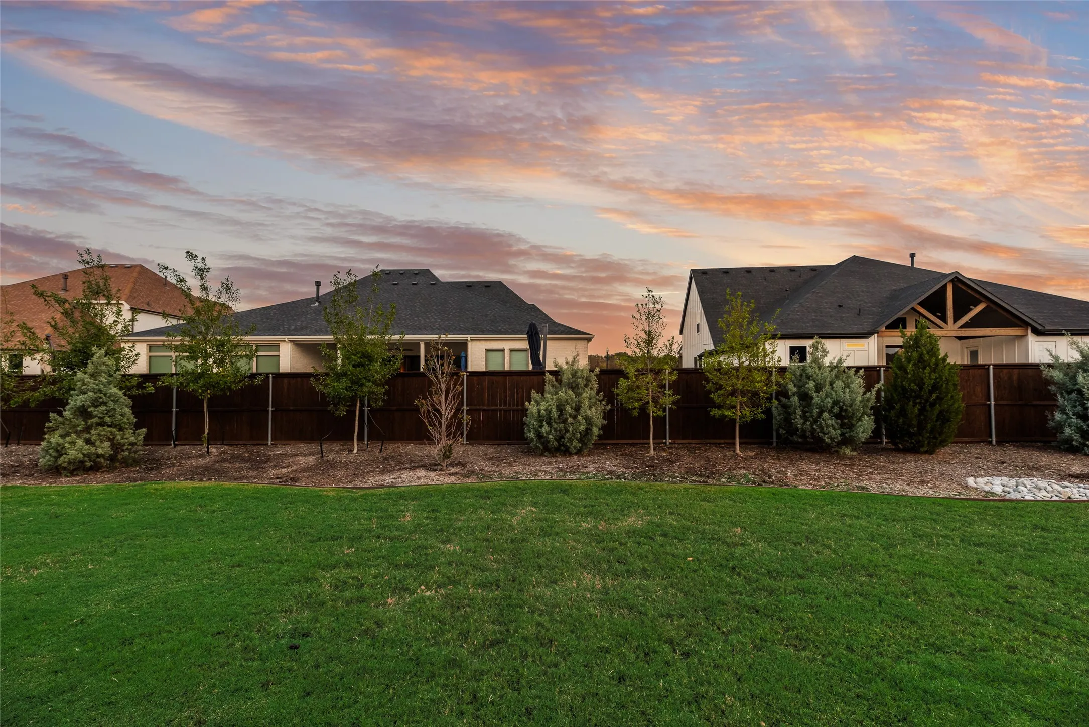 Single Family Residence For Sale in Denton County , 130 Craigmore Drive, Argyle, Texas 76226, 3 Bedroom, 4 Bathroom, 3 Garage spaces, 3,027 Sqft, built in 2021, mls#21398638, Real Estate Agent in Argyle, Homes For Sale in Denton county, Homes For Sale in Argyle, Realtor in Argyle Texas, Real Estate Brokerage Independent Realty Texas, Luminita Cordes Realtor