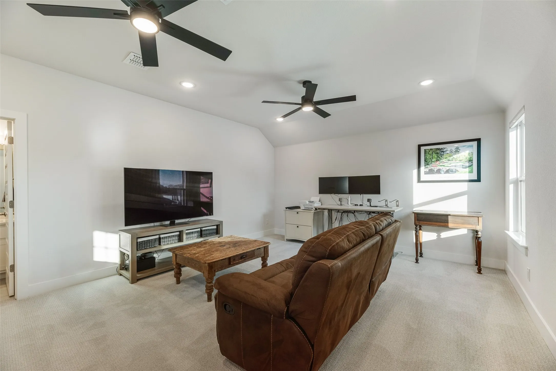 Single Family Residence For Sale in Denton County , 130 Craigmore Drive, Argyle, Texas 76226, 3 Bedroom, 4 Bathroom, 3 Garage spaces, 3,027 Sqft, built in 2021, mls#21398638, Real Estate Agent in Argyle, Homes For Sale in Denton county, Homes For Sale in Argyle, Realtor in Argyle Texas, Real Estate Brokerage Independent Realty Texas, Luminita Cordes Realtor
