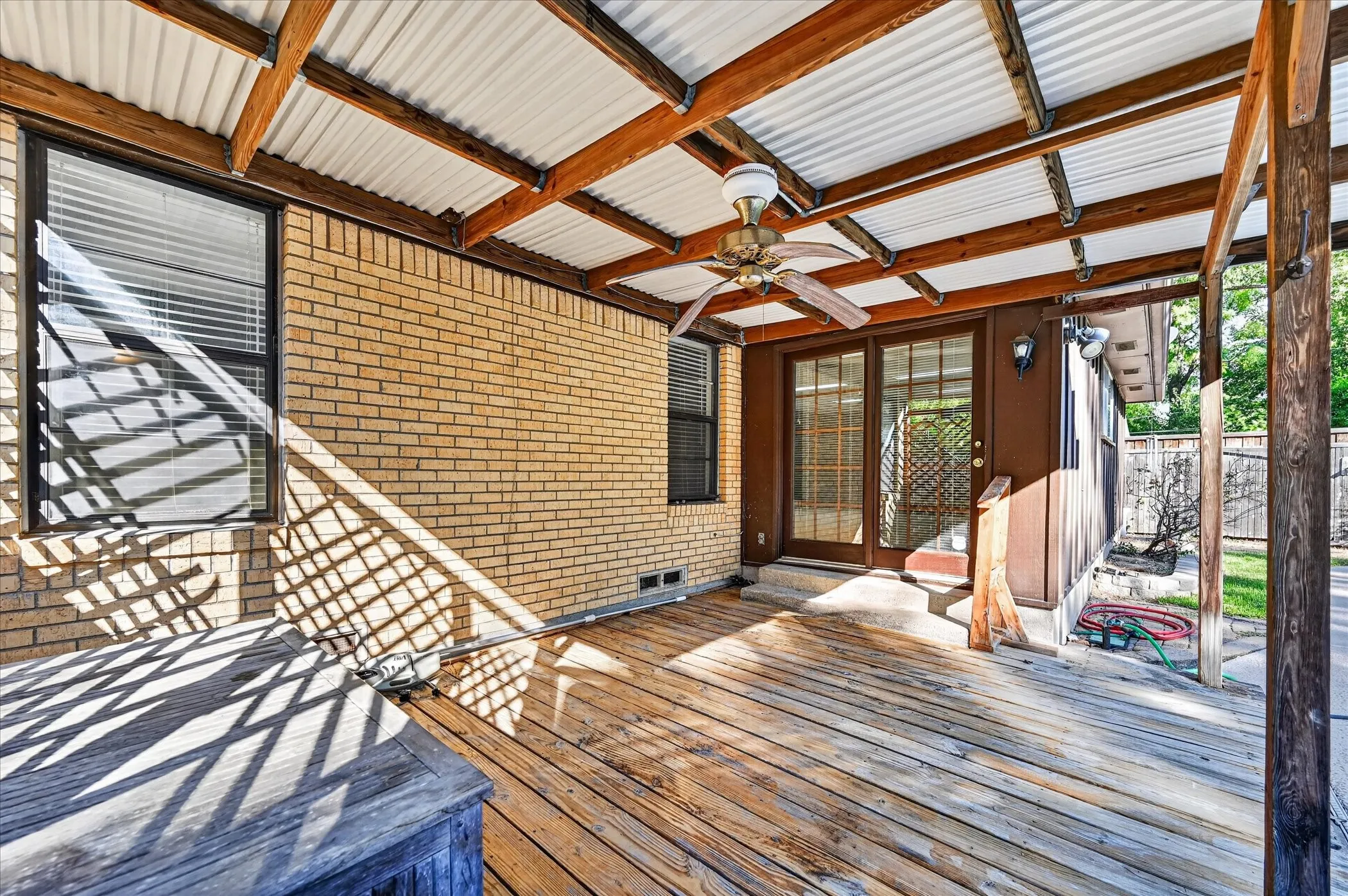 Single Family Residence For Sale in Dallas County , 11630 Tuscany Way, Dallas, Texas 75218, 3 Bedroom, 2 Bathroom, 1 Garage spaces, 1,953 Sqft, built in 1955, mls#21397741, Real Estate Agent in Dallas, Homes For Sale in Dallas county, Homes For Sale in Dallas, Realtor in Dallas Texas, Real Estate Brokerage Independent Realty Texas, Luminita Cordes Realtor