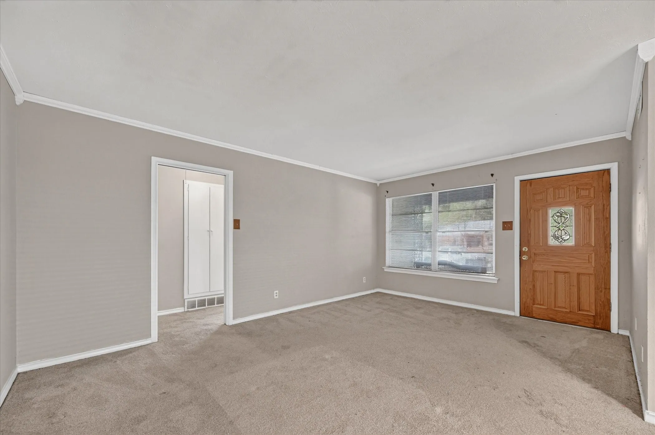 Single Family Residence For Sale in Dallas County , 11630 Tuscany Way, Dallas, Texas 75218, 3 Bedroom, 2 Bathroom, 1 Garage spaces, 1,953 Sqft, built in 1955, mls#21397741, Real Estate Agent in Dallas, Homes For Sale in Dallas county, Homes For Sale in Dallas, Realtor in Dallas Texas, Real Estate Brokerage Independent Realty Texas, Luminita Cordes Realtor