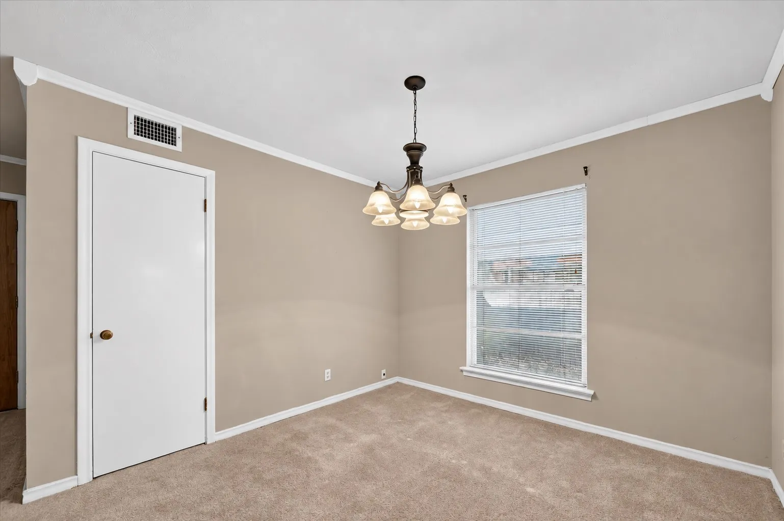 Single Family Residence For Sale in Dallas County , 11630 Tuscany Way, Dallas, Texas 75218, 3 Bedroom, 2 Bathroom, 1 Garage spaces, 1,953 Sqft, built in 1955, mls#21397741, Real Estate Agent in Dallas, Homes For Sale in Dallas county, Homes For Sale in Dallas, Realtor in Dallas Texas, Real Estate Brokerage Independent Realty Texas, Luminita Cordes Realtor