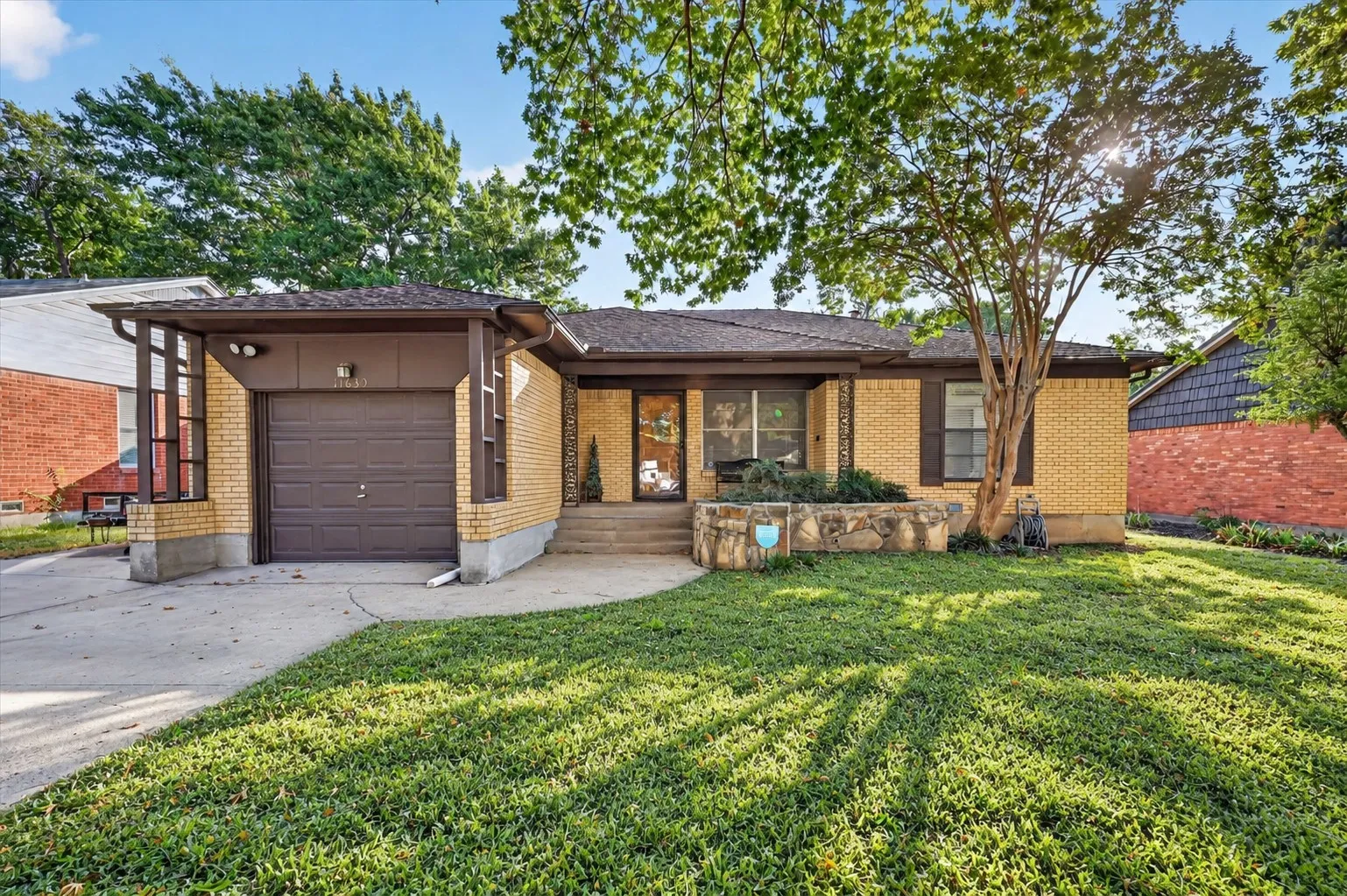 Single Family Residence For Sale in Dallas County , 11630 Tuscany Way, Dallas, Texas 75218, 3 Bedroom, 2 Bathroom, 1 Garage spaces, 1,953 Sqft, built in 1955, mls#21397741, Real Estate Agent in Dallas, Homes For Sale in Dallas county, Homes For Sale in Dallas, Realtor in Dallas Texas, Real Estate Brokerage Independent Realty Texas, Luminita Cordes Realtor
