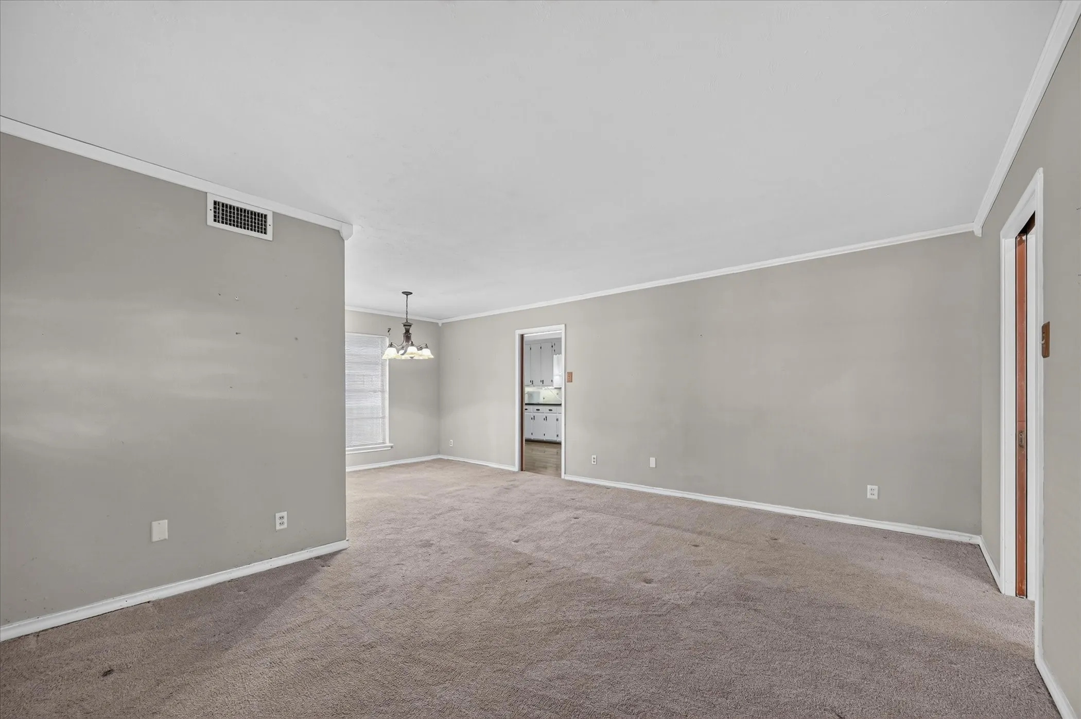 Single Family Residence For Sale in Dallas County , 11630 Tuscany Way, Dallas, Texas 75218, 3 Bedroom, 2 Bathroom, 1 Garage spaces, 1,953 Sqft, built in 1955, mls#21397741, Real Estate Agent in Dallas, Homes For Sale in Dallas county, Homes For Sale in Dallas, Realtor in Dallas Texas, Real Estate Brokerage Independent Realty Texas, Luminita Cordes Realtor