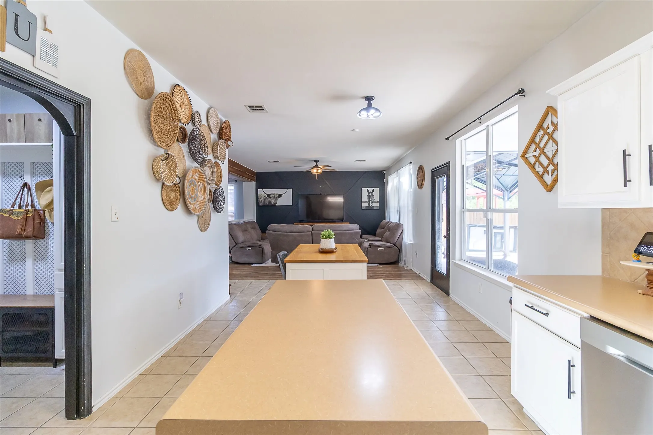 Single Family Residence For Sale in Bell County , 2211 Memory Lane, Harker Heights, Texas 76548, 3 Bedroom, 3 Bathroom, 2 Garage spaces, 2,657 Sqft, built in 2006, mls#21397673, Real Estate Agent in Harker Heights, Homes For Sale in Bell county, Homes For Sale in Harker Heights, Realtor in Harker Heights Texas, Real Estate Brokerage Independent Realty Texas, Luminita Cordes Realtor