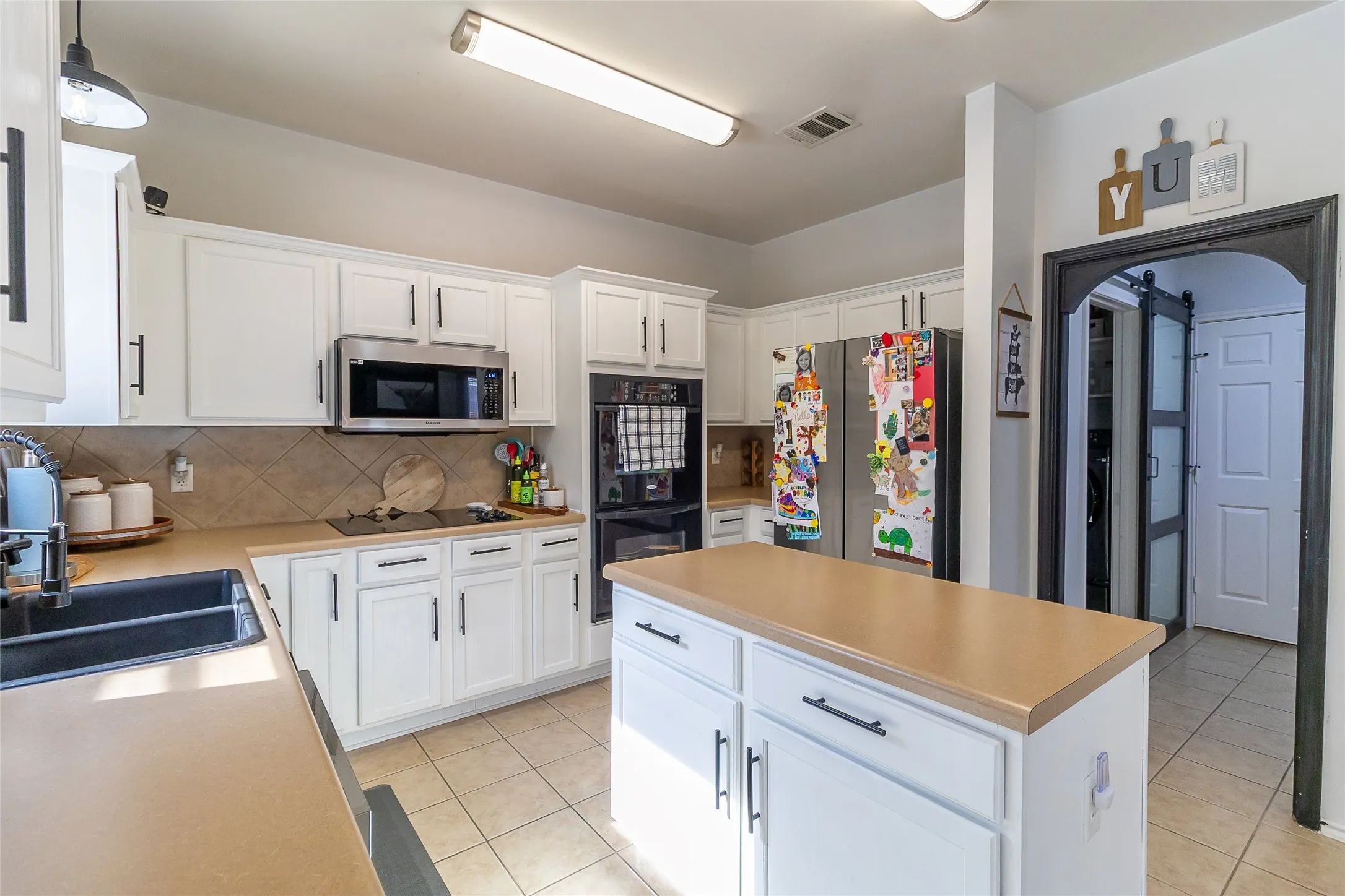 Single Family Residence For Sale in Bell County , 2211 Memory Lane, Harker Heights, Texas 76548, 3 Bedroom, 3 Bathroom, 2 Garage spaces, 2,657 Sqft, built in 2006, mls#21397673, Real Estate Agent in Harker Heights, Homes For Sale in Bell county, Homes For Sale in Harker Heights, Realtor in Harker Heights Texas, Real Estate Brokerage Independent Realty Texas, Luminita Cordes Realtor