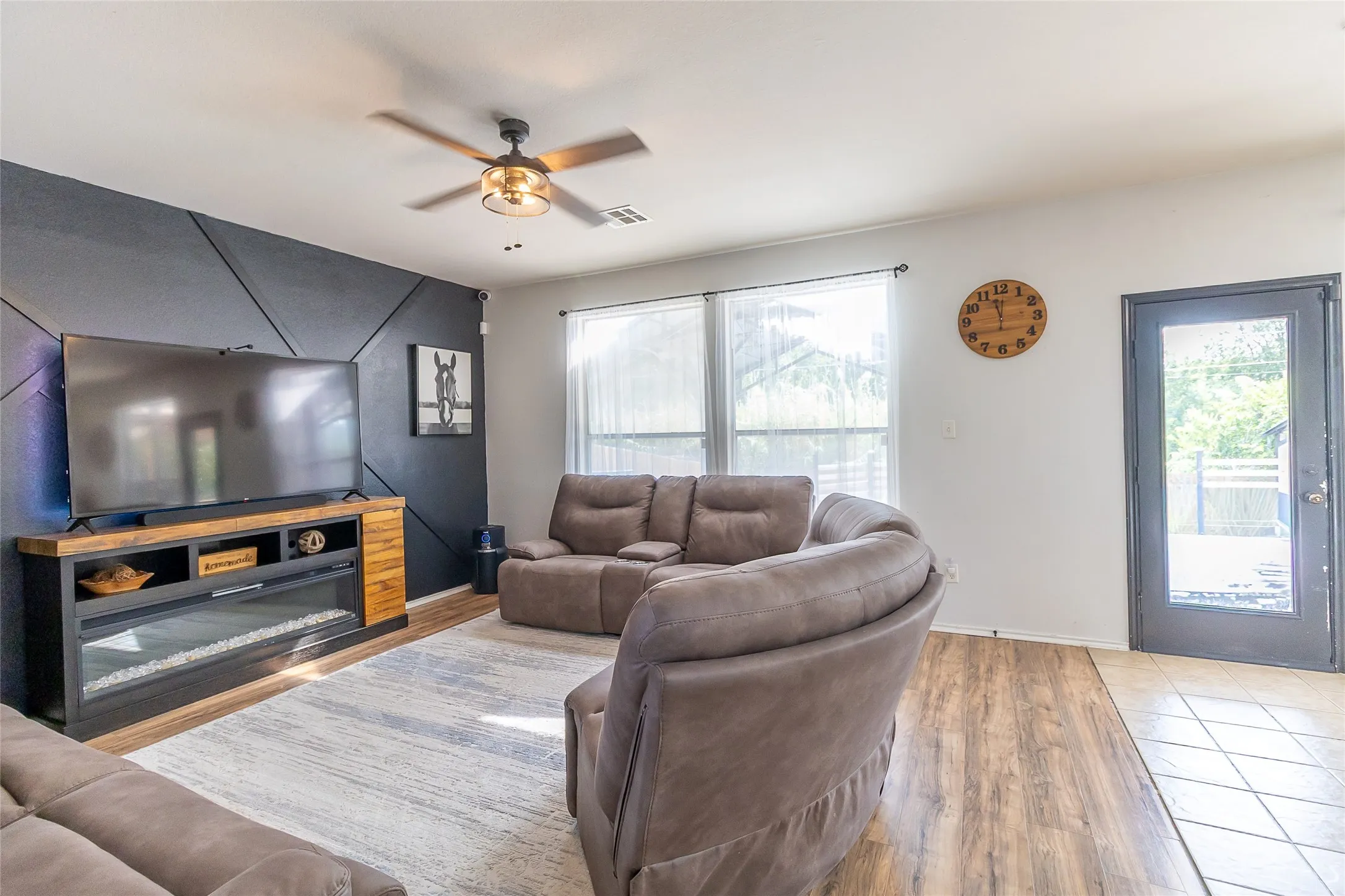 Single Family Residence For Sale in Bell County , 2211 Memory Lane, Harker Heights, Texas 76548, 3 Bedroom, 3 Bathroom, 2 Garage spaces, 2,657 Sqft, built in 2006, mls#21397673, Real Estate Agent in Harker Heights, Homes For Sale in Bell county, Homes For Sale in Harker Heights, Realtor in Harker Heights Texas, Real Estate Brokerage Independent Realty Texas, Luminita Cordes Realtor