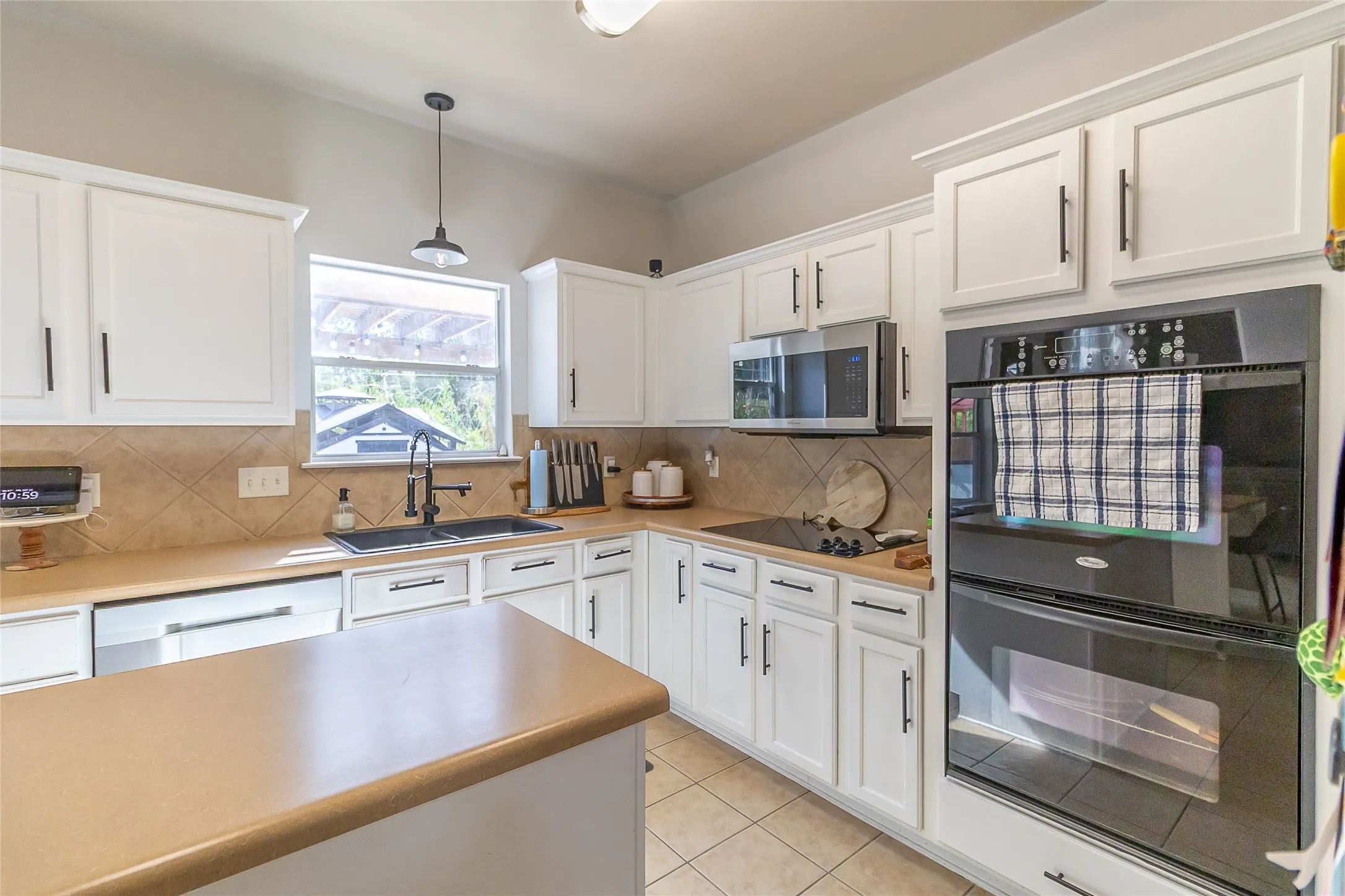 Single Family Residence For Sale in Bell County , 2211 Memory Lane, Harker Heights, Texas 76548, 3 Bedroom, 3 Bathroom, 2 Garage spaces, 2,657 Sqft, built in 2006, mls#21397673, Real Estate Agent in Harker Heights, Homes For Sale in Bell county, Homes For Sale in Harker Heights, Realtor in Harker Heights Texas, Real Estate Brokerage Independent Realty Texas, Luminita Cordes Realtor