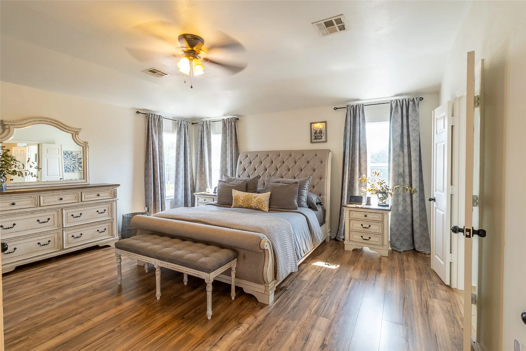 Single Family Residence For Sale in Bell County , 2211 Memory Lane, Harker Heights, Texas 76548, 3 Bedroom, 3 Bathroom, 2 Garage spaces, 2,657 Sqft, built in 2006, mls#21397673, Real Estate Agent in Harker Heights, Homes For Sale in Bell county, Homes For Sale in Harker Heights, Realtor in Harker Heights Texas, Real Estate Brokerage Independent Realty Texas, Luminita Cordes Realtor