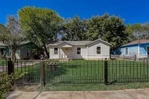 Single Family Residence For Sale in Dallas County , 7729 Hillard Drive, Dallas, Texas 75217, 3 Bedroom, 1 Bathroom, 1 Garage spaces, 1,060 Sqft, built in 1951, mls#21398741, Real Estate Agent in Dallas, Homes For Sale in Dallas county, Homes For Sale in Dallas, Realtor in Dallas Texas, Real Estate Brokerage Independent Realty Texas, Luminita Cordes Realtor