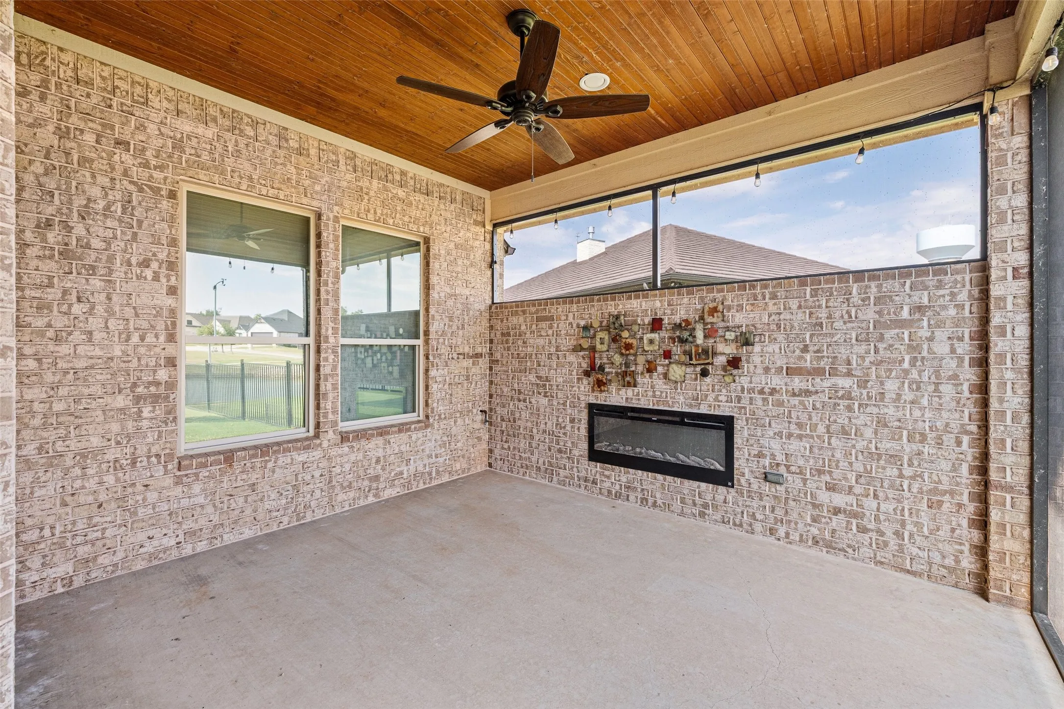 Single Family Residence For Sale in Hood County , 6341 Weatherby Road, Granbury, Texas 76049, 3 Bedroom, 2 Bathroom, 3 Garage spaces, 2,651 Sqft, built in 2018, mls#21397512, Real Estate Agent in Granbury, Homes For Sale in Hood county, Homes For Sale in Granbury, Realtor in Granbury Texas, Real Estate Brokerage Independent Realty Texas, Luminita Cordes Realtor
