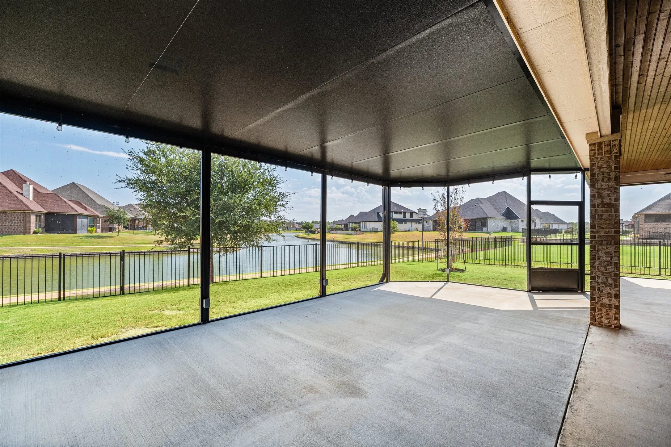 Single Family Residence For Sale in Hood County , 6341 Weatherby Road, Granbury, Texas 76049, 3 Bedroom, 2 Bathroom, 3 Garage spaces, 2,651 Sqft, built in 2018, mls#21397512, Real Estate Agent in Granbury, Homes For Sale in Hood county, Homes For Sale in Granbury, Realtor in Granbury Texas, Real Estate Brokerage Independent Realty Texas, Luminita Cordes Realtor