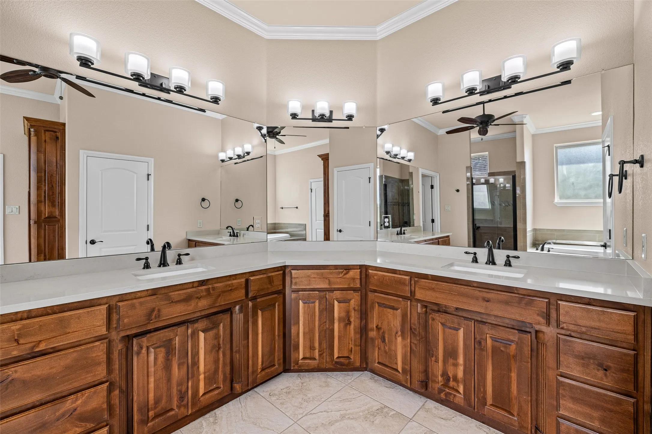 Single Family Residence For Sale in Hood County , 6341 Weatherby Road, Granbury, Texas 76049, 3 Bedroom, 2 Bathroom, 3 Garage spaces, 2,651 Sqft, built in 2018, mls#21397512, Real Estate Agent in Granbury, Homes For Sale in Hood county, Homes For Sale in Granbury, Realtor in Granbury Texas, Real Estate Brokerage Independent Realty Texas, Luminita Cordes Realtor