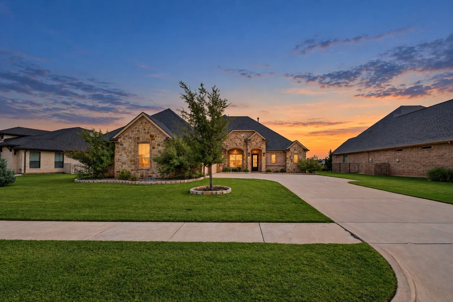 Single Family Residence For Sale in Hood County , 6341 Weatherby Road, Granbury, Texas 76049, 3 Bedroom, 2 Bathroom, 3 Garage spaces, 2,651 Sqft, built in 2018, mls#21397512, Real Estate Agent in Granbury, Homes For Sale in Hood county, Homes For Sale in Granbury, Realtor in Granbury Texas, Real Estate Brokerage Independent Realty Texas, Luminita Cordes Realtor