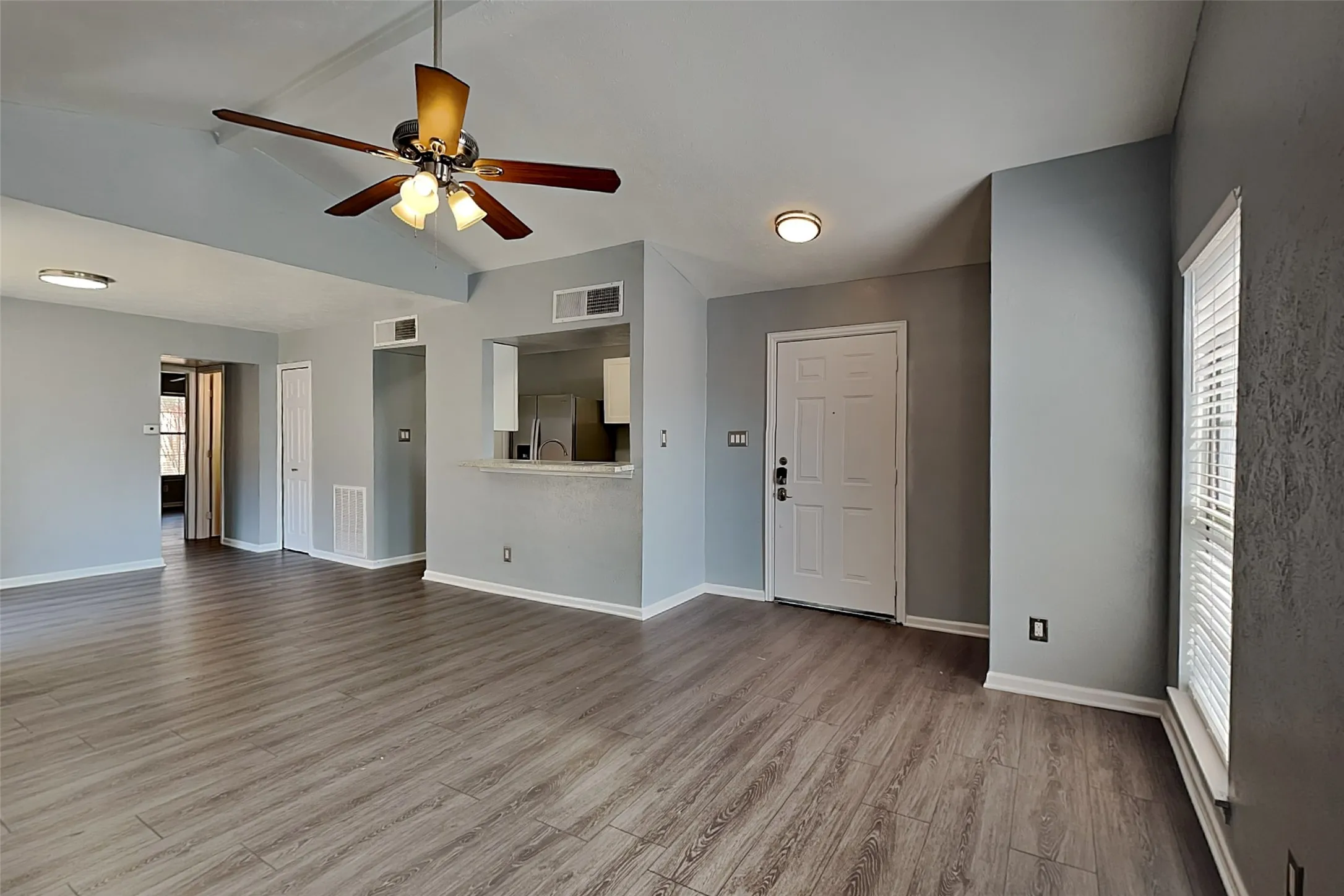 Single Family Residence For Rent in Dallas County , 420 Dollins Street, Cedar Hill, Texas 75104, 2 Bedroom, 1 Bathroom, Garage spaces, 1,004 Sqft, built in 1984, mls#21398399, Real Estate Agent in Cedar Hill, Homes For Rent in Dallas county, Homes For Rent in Cedar Hill, Realtor in Cedar Hill Texas, Real Estate Brokerage Independent Realty Texas, Luminita Cordes Realtor