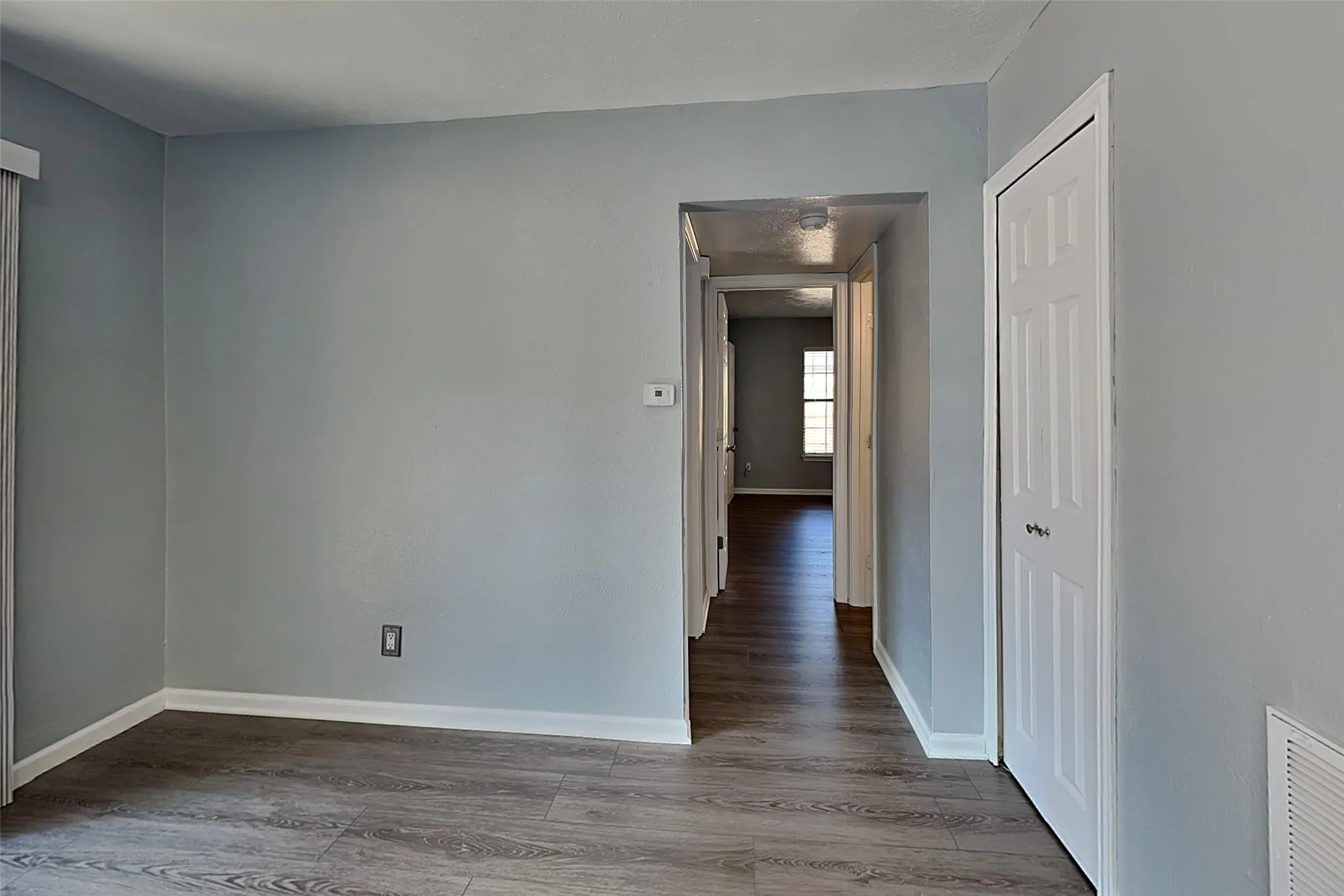 Single Family Residence For Rent in Dallas County , 420 Dollins Street, Cedar Hill, Texas 75104, 2 Bedroom, 1 Bathroom, Garage spaces, 1,004 Sqft, built in 1984, mls#21398399, Real Estate Agent in Cedar Hill, Homes For Rent in Dallas county, Homes For Rent in Cedar Hill, Realtor in Cedar Hill Texas, Real Estate Brokerage Independent Realty Texas, Luminita Cordes Realtor