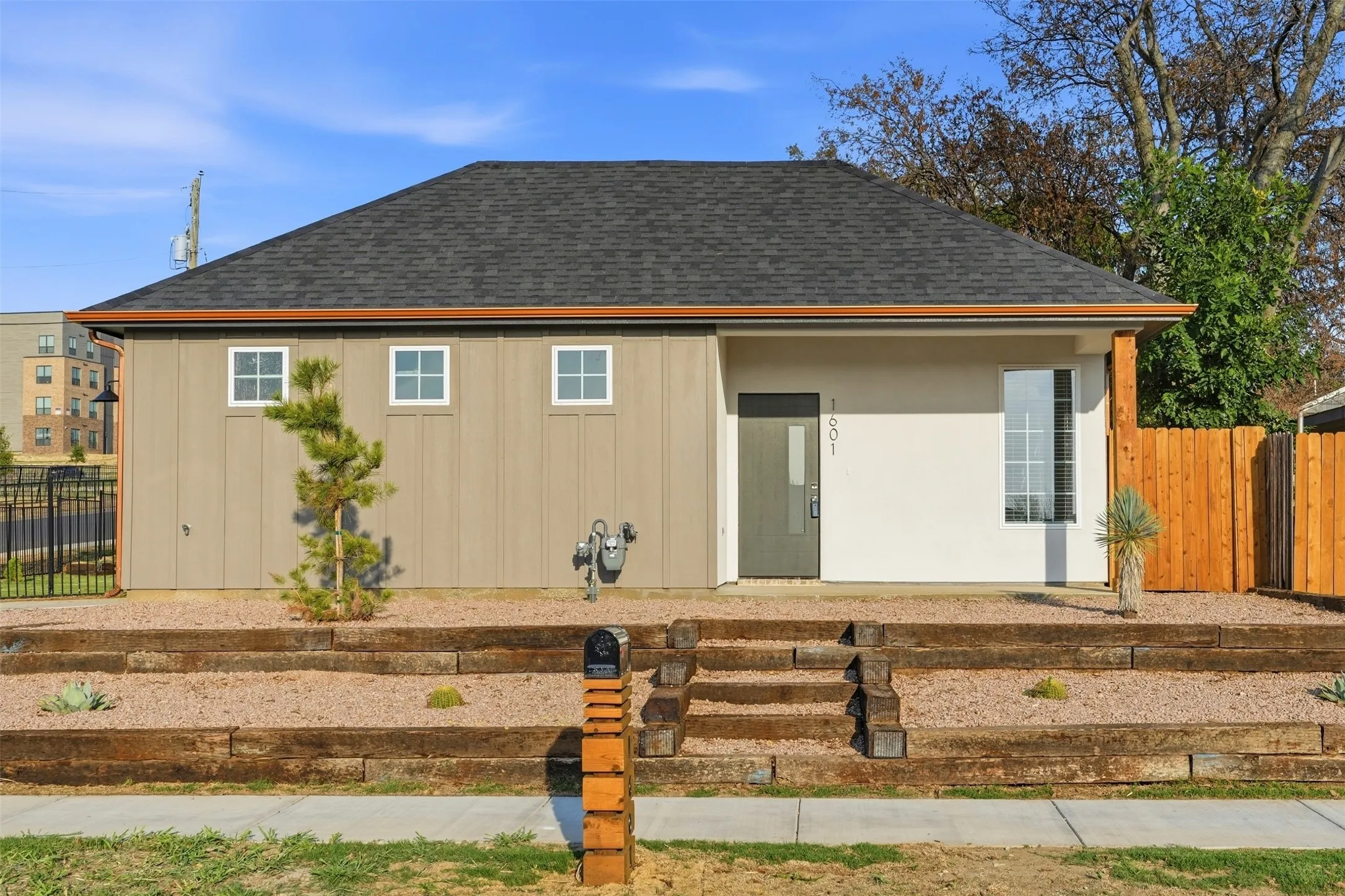 Single Family Residence For Sale in Tarrant County , 1601 Birdell Street, Fort Worth, Texas 76105, 3 Bedroom, 2 Bathroom, 2 Garage spaces, 1,685 Sqft, built in 2026, mls#21398419, Real Estate Agent in Fort Worth, Homes For Sale in Tarrant county, Homes For Sale in Fort Worth, Realtor in Fort Worth Texas, Real Estate Brokerage Independent Realty Texas, Luminita Cordes Realtor