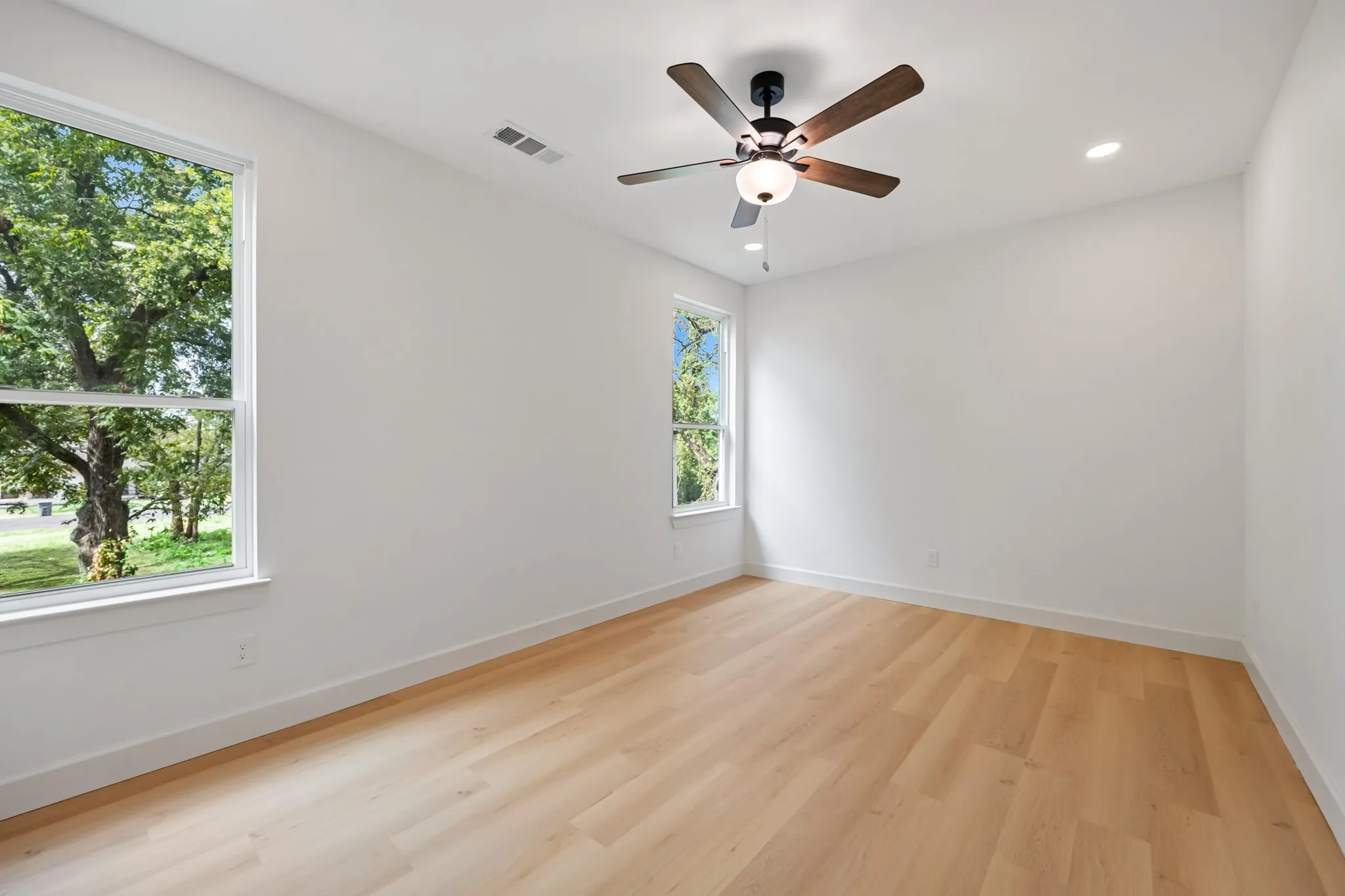 Single Family Residence For Sale in Dallas County , 1641 Faye Street, Dallas, Texas 75215, 3 Bedroom, 3 Bathroom, 2 Garage spaces, 1,768 Sqft, built in 2026, mls#21398618, Real Estate Agent in Dallas, Homes For Sale in Dallas county, Homes For Sale in Dallas, Realtor in Dallas Texas, Real Estate Brokerage Independent Realty Texas, Luminita Cordes Realtor