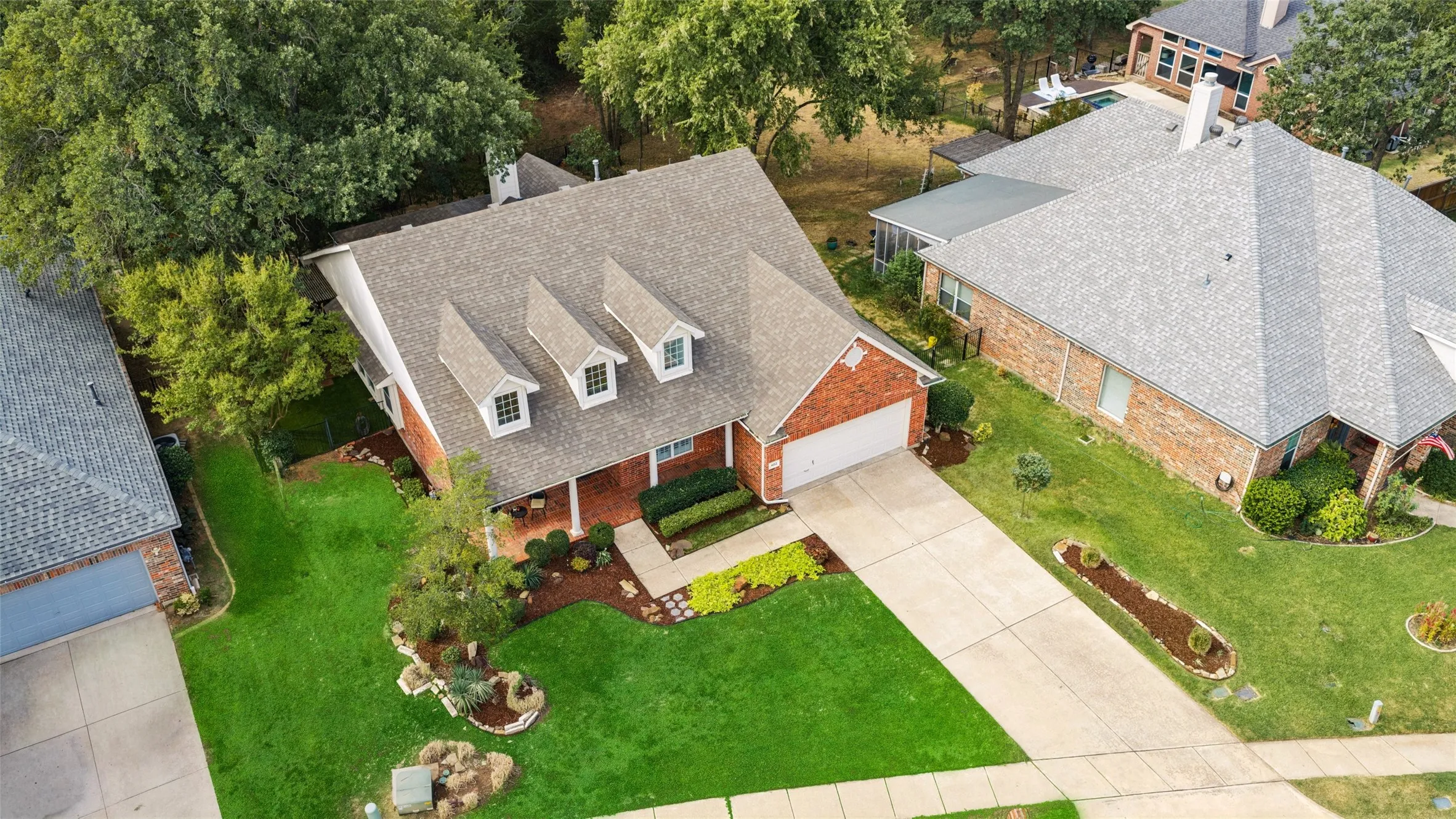 Single Family Residence For Sale in Denton County , 402 Brookside Drive, Lake Dallas, Texas 75065, 3 Bedroom, 2 Bathroom, 2 Garage spaces, 2,052 Sqft, built in 2002, mls#21395392, Real Estate Agent in Lake Dallas, Homes For Sale in Denton county, Homes For Sale in Lake Dallas, Realtor in Lake Dallas Texas, Real Estate Brokerage Independent Realty Texas, Luminita Cordes Realtor