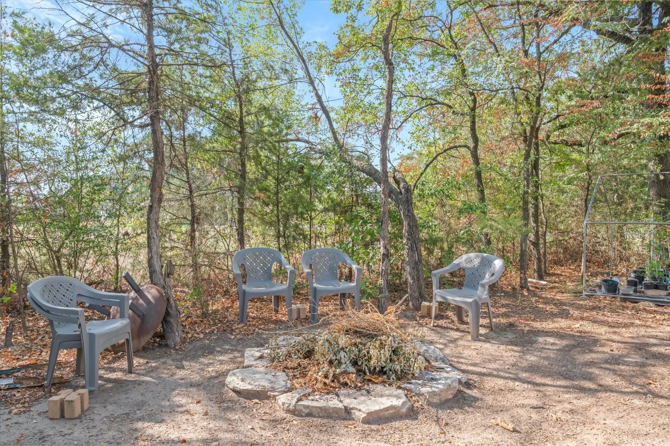 Single Family Residence For Sale in Van Zandt County , 2 Bentwood Circle, Canton, Texas 75103, 3 Bedroom, 3 Bathroom, 2 Garage spaces, 1,920 Sqft, built in 1996, mls#21396033, Real Estate Agent in Canton, Homes For Sale in Van Zandt county, Homes For Sale in Canton, Realtor in Canton Texas, Real Estate Brokerage Independent Realty Texas, Luminita Cordes Realtor