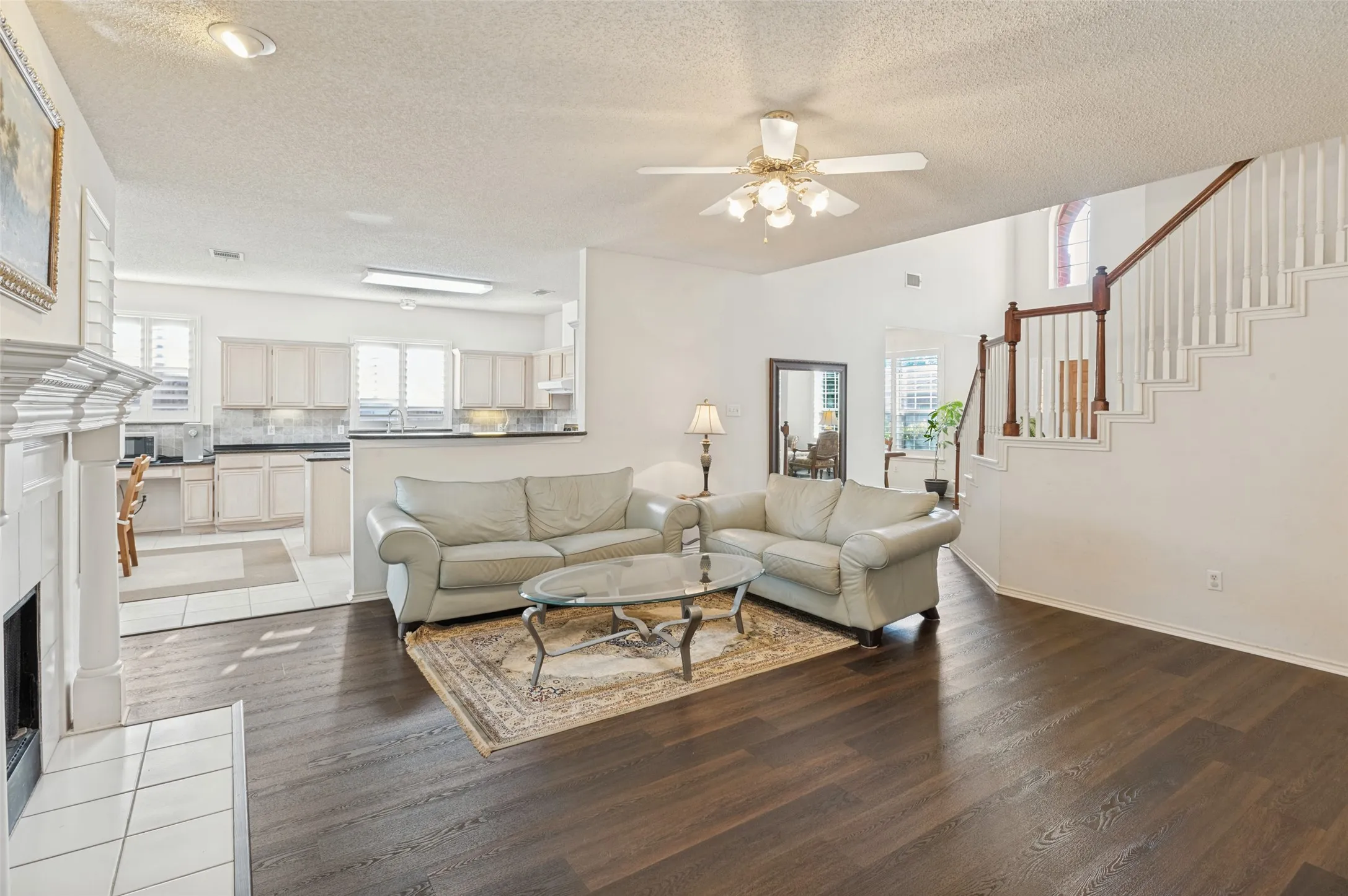 Single Family Residence For Sale in Denton County , 1381 Wentworth Drive, Lewisville, Texas 75067, 4 Bedroom, 3 Bathroom, 2 Garage spaces, 2,873 Sqft, built in 1994, mls#21388815, Real Estate Agent in Lewisville, Homes For Sale in Denton county, Homes For Sale in Lewisville, Realtor in Lewisville Texas, Real Estate Brokerage Independent Realty Texas, Luminita Cordes Realtor