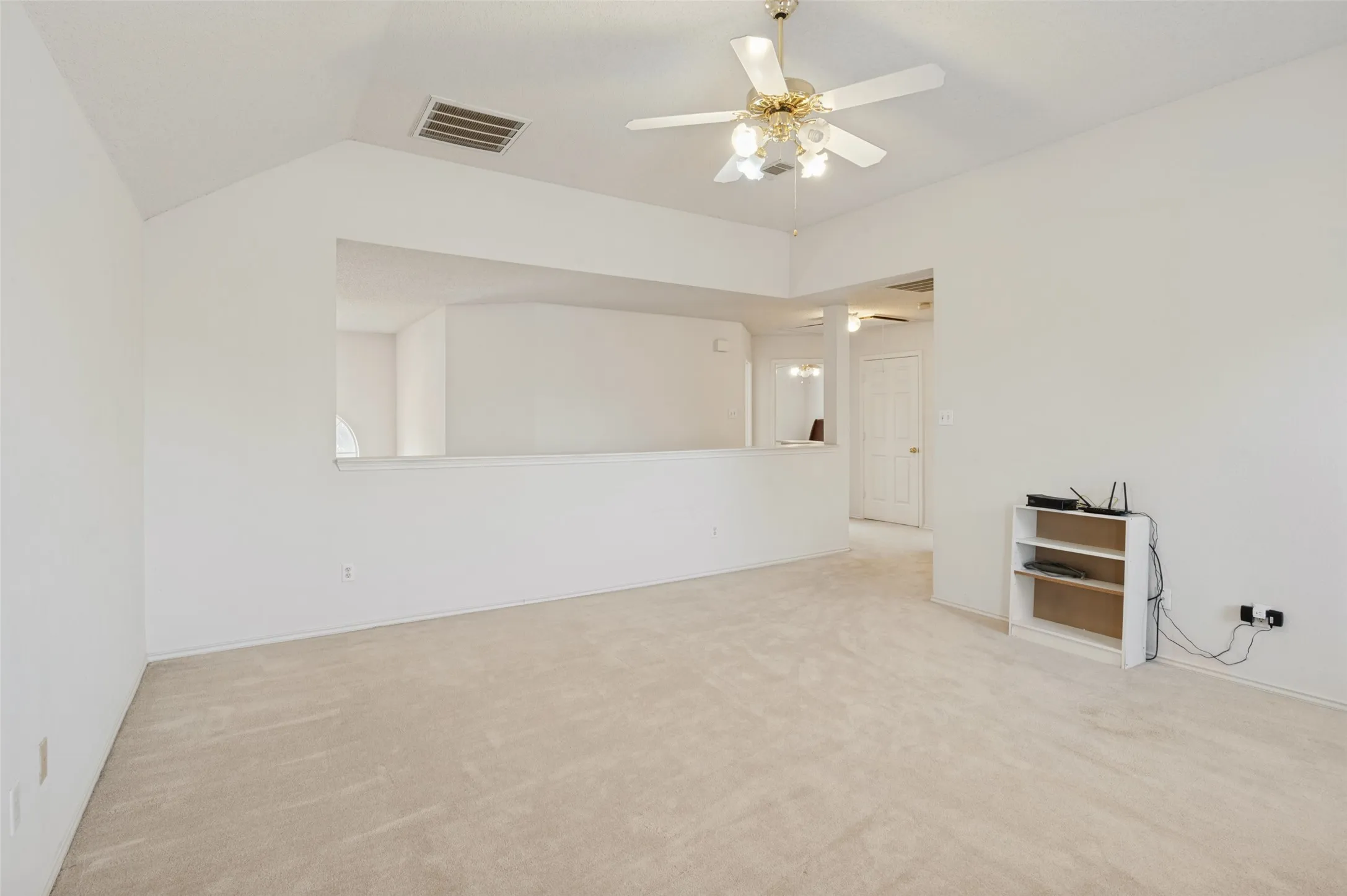 Single Family Residence For Sale in Denton County , 1381 Wentworth Drive, Lewisville, Texas 75067, 4 Bedroom, 3 Bathroom, 2 Garage spaces, 2,873 Sqft, built in 1994, mls#21388815, Real Estate Agent in Lewisville, Homes For Sale in Denton county, Homes For Sale in Lewisville, Realtor in Lewisville Texas, Real Estate Brokerage Independent Realty Texas, Luminita Cordes Realtor