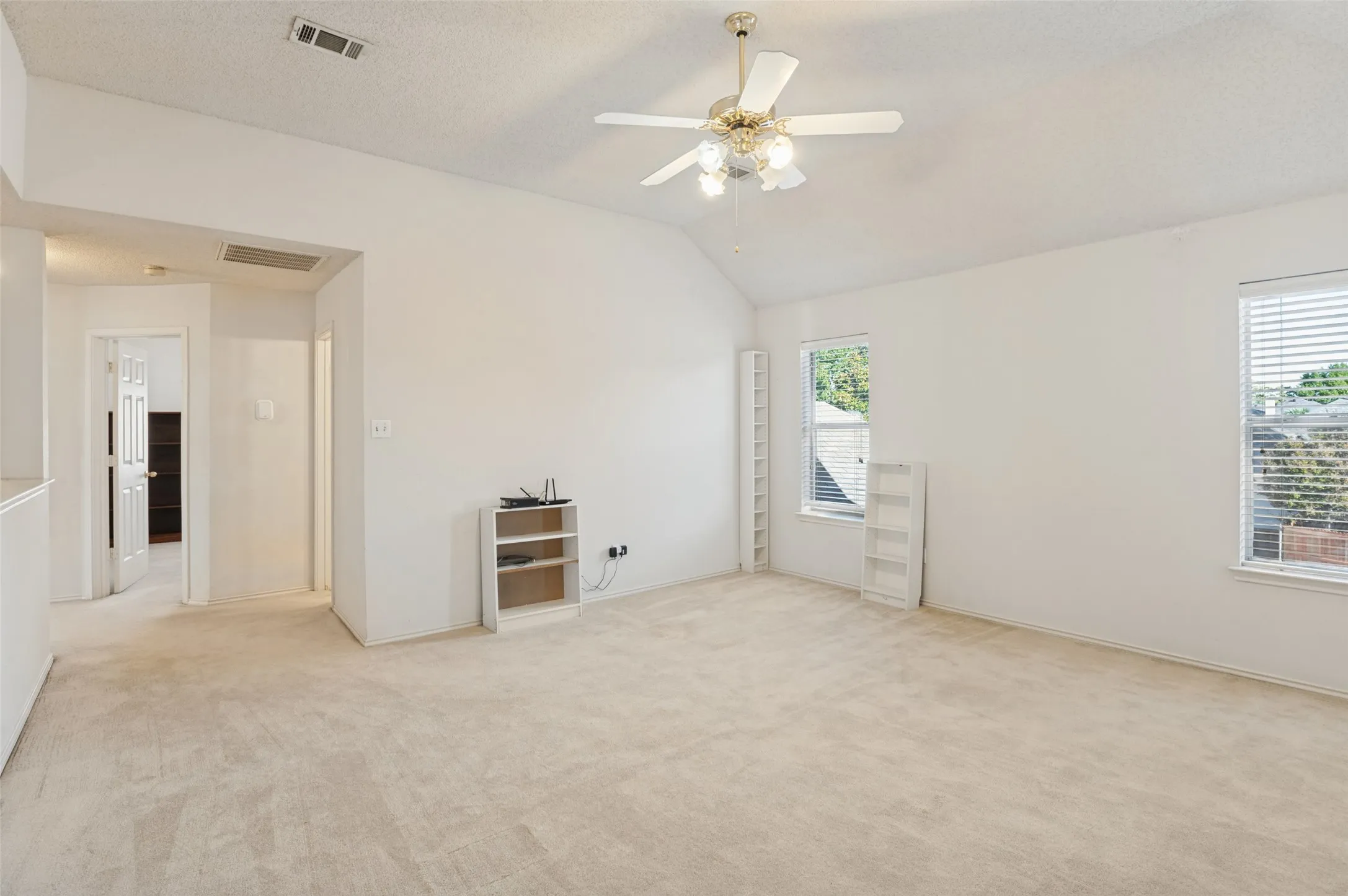 Single Family Residence For Sale in Denton County , 1381 Wentworth Drive, Lewisville, Texas 75067, 4 Bedroom, 3 Bathroom, 2 Garage spaces, 2,873 Sqft, built in 1994, mls#21388815, Real Estate Agent in Lewisville, Homes For Sale in Denton county, Homes For Sale in Lewisville, Realtor in Lewisville Texas, Real Estate Brokerage Independent Realty Texas, Luminita Cordes Realtor