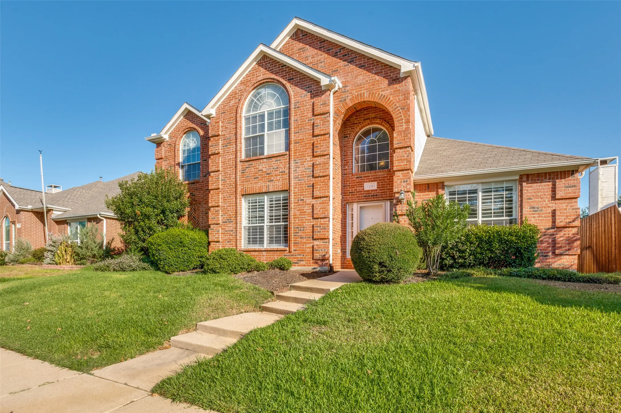 Single Family Residence For Sale in Denton County , 1381 Wentworth Drive, Lewisville, Texas 75067, 4 Bedroom, 3 Bathroom, 2 Garage spaces, 2,873 Sqft, built in 1994, mls#21388815, Real Estate Agent in Lewisville, Homes For Sale in Denton county, Homes For Sale in Lewisville, Realtor in Lewisville Texas, Real Estate Brokerage Independent Realty Texas, Luminita Cordes Realtor