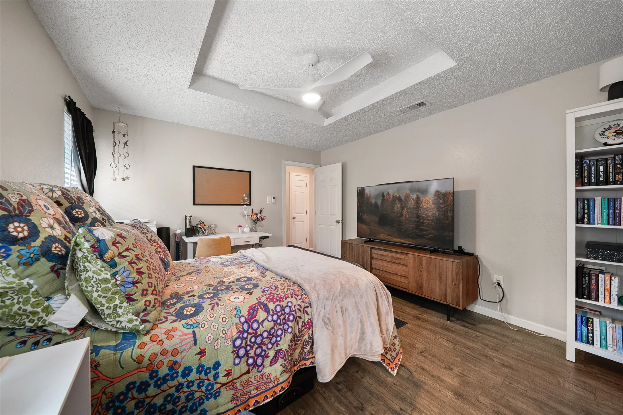 Single Family Residence For Sale in Dallas County , 2313 Markland Street, Irving, Texas 75060, 3 Bedroom, 2 Bathroom, 1 Garage spaces, 1,206 Sqft, built in 1986, mls#21397253, Real Estate Agent in Irving, Homes For Sale in Dallas county, Homes For Sale in Irving, Realtor in Irving Texas, Real Estate Brokerage Independent Realty Texas, Luminita Cordes Realtor