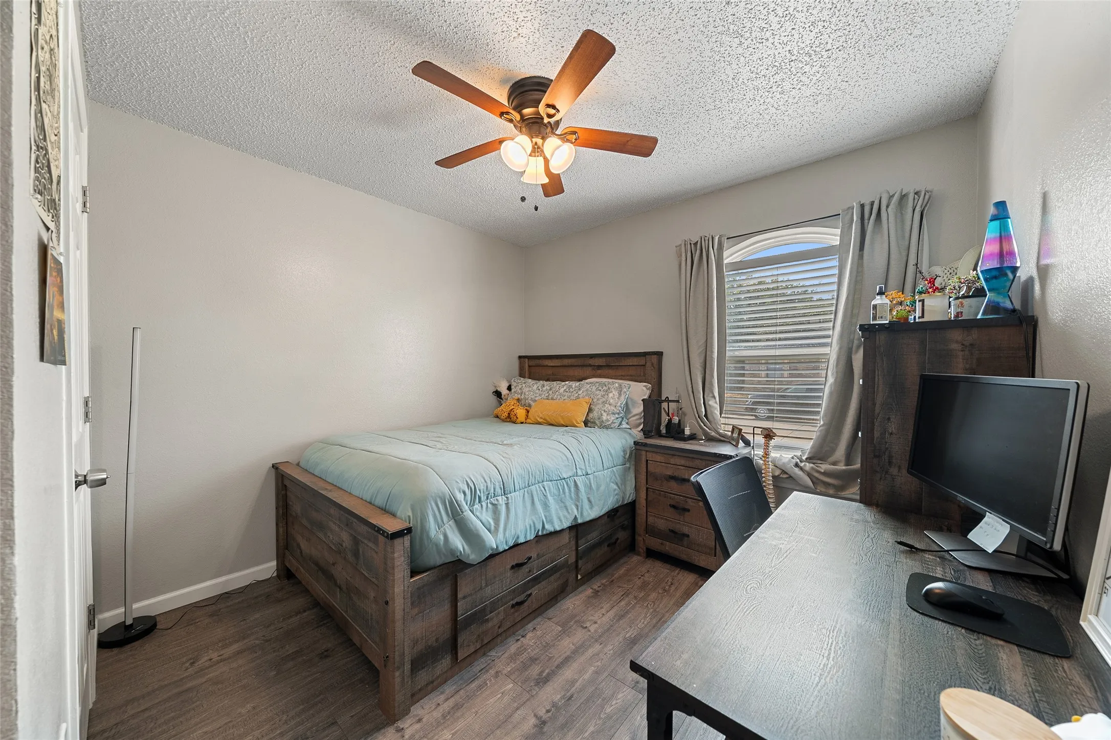 Single Family Residence For Sale in Dallas County , 2313 Markland Street, Irving, Texas 75060, 3 Bedroom, 2 Bathroom, 1 Garage spaces, 1,206 Sqft, built in 1986, mls#21397253, Real Estate Agent in Irving, Homes For Sale in Dallas county, Homes For Sale in Irving, Realtor in Irving Texas, Real Estate Brokerage Independent Realty Texas, Luminita Cordes Realtor