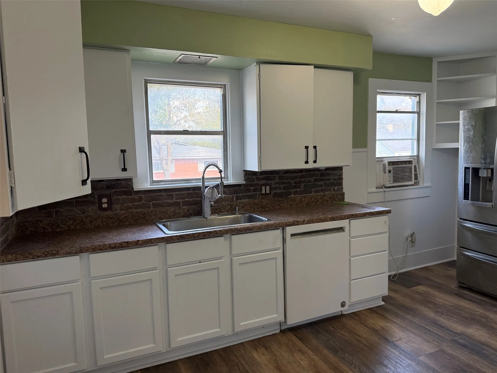 Apartment For Sale in Montague County , 213 Rock Street, Bowie, Texas 76230, 2 Bedroom, 1 Bathroom, Garage spaces, 1,675 Sqft, built in 1934, mls#21398767, Real Estate Agent in Bowie, Homes For Sale in Montague county, Homes For Sale in Bowie, Realtor in Bowie Texas, Real Estate Brokerage Independent Realty Texas, Luminita Cordes Realtor