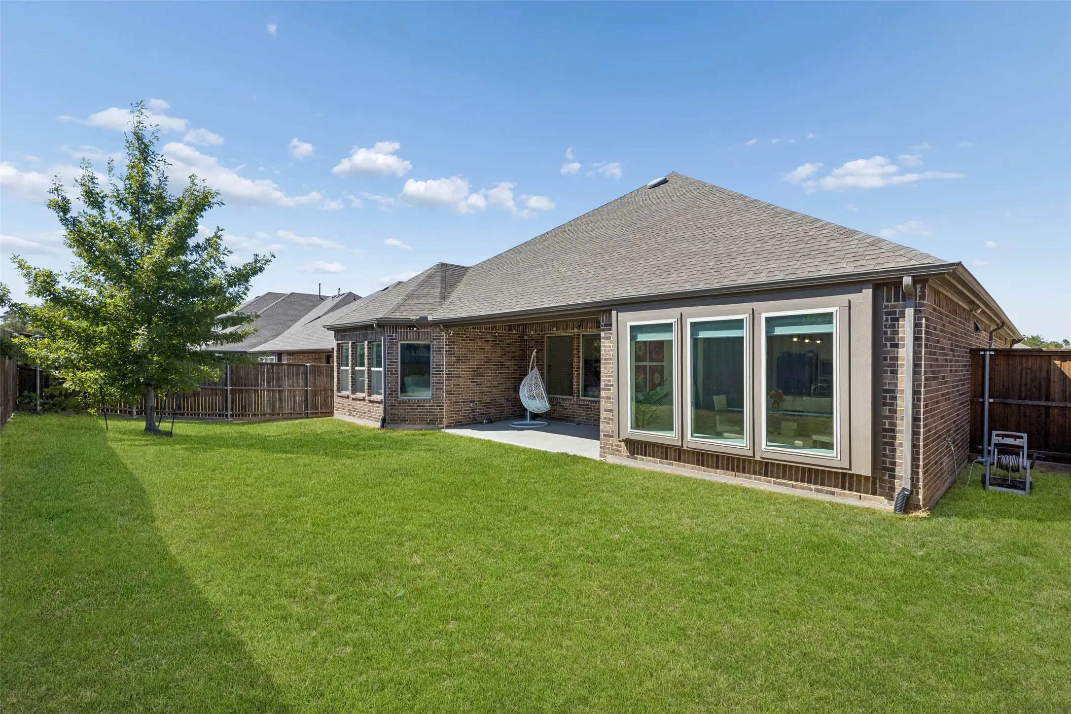 Single Family Residence For Sale in Denton County , 1212 Upland Dove Drive, Little Elm, Texas 75068, 4 Bedroom, 3 Bathroom, 2 Garage spaces, 2,532 Sqft, built in 2021, mls#21380946, Real Estate Agent in Little Elm, Homes For Sale in Denton county, Homes For Sale in Little Elm, Realtor in Little Elm Texas, Real Estate Brokerage Independent Realty Texas, Luminita Cordes Realtor