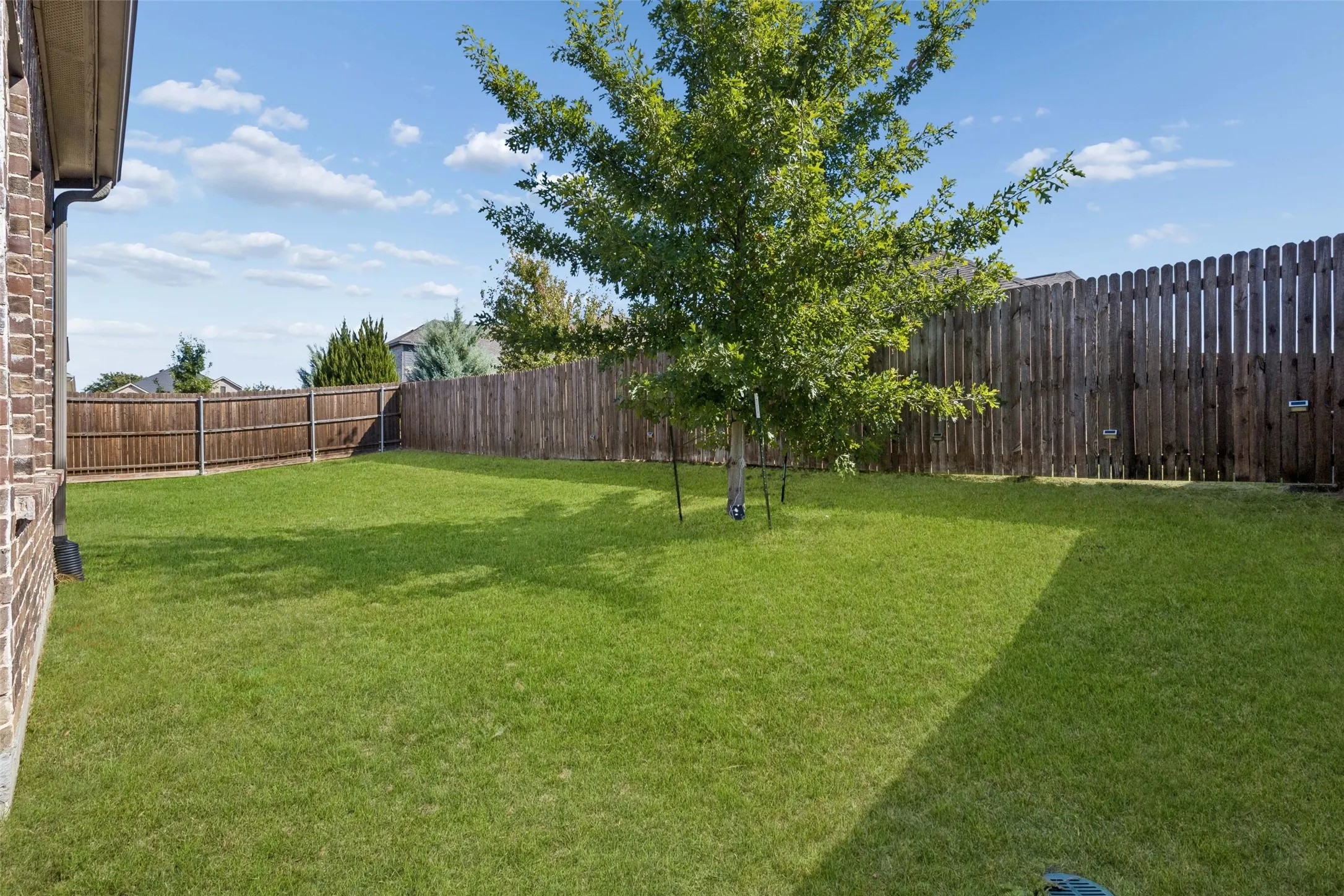 Single Family Residence For Sale in Denton County , 1212 Upland Dove Drive, Little Elm, Texas 75068, 4 Bedroom, 3 Bathroom, 2 Garage spaces, 2,532 Sqft, built in 2021, mls#21380946, Real Estate Agent in Little Elm, Homes For Sale in Denton county, Homes For Sale in Little Elm, Realtor in Little Elm Texas, Real Estate Brokerage Independent Realty Texas, Luminita Cordes Realtor