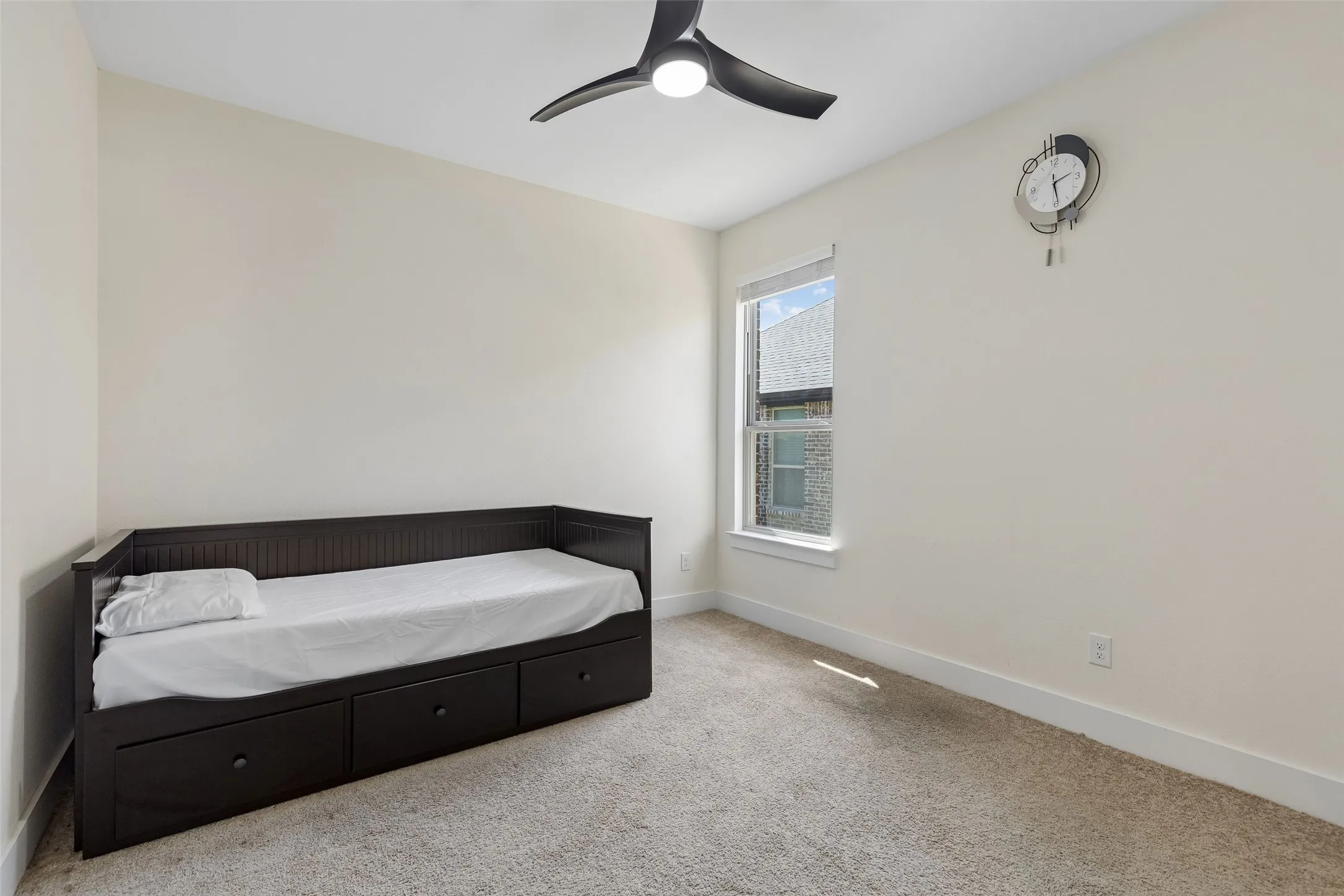 Single Family Residence For Sale in Denton County , 1212 Upland Dove Drive, Little Elm, Texas 75068, 4 Bedroom, 3 Bathroom, 2 Garage spaces, 2,532 Sqft, built in 2021, mls#21380946, Real Estate Agent in Little Elm, Homes For Sale in Denton county, Homes For Sale in Little Elm, Realtor in Little Elm Texas, Real Estate Brokerage Independent Realty Texas, Luminita Cordes Realtor