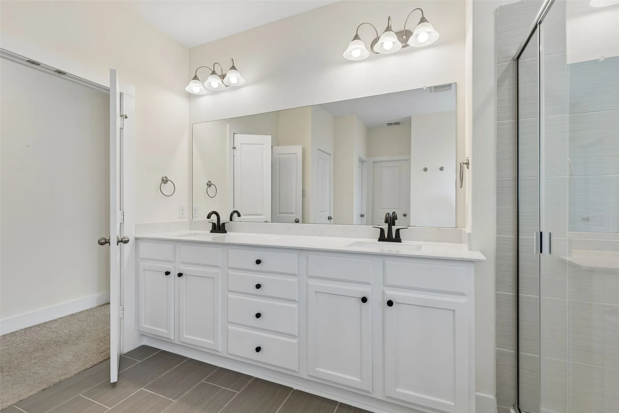 Single Family Residence For Sale in Denton County , 1212 Upland Dove Drive, Little Elm, Texas 75068, 4 Bedroom, 3 Bathroom, 2 Garage spaces, 2,532 Sqft, built in 2021, mls#21380946, Real Estate Agent in Little Elm, Homes For Sale in Denton county, Homes For Sale in Little Elm, Realtor in Little Elm Texas, Real Estate Brokerage Independent Realty Texas, Luminita Cordes Realtor