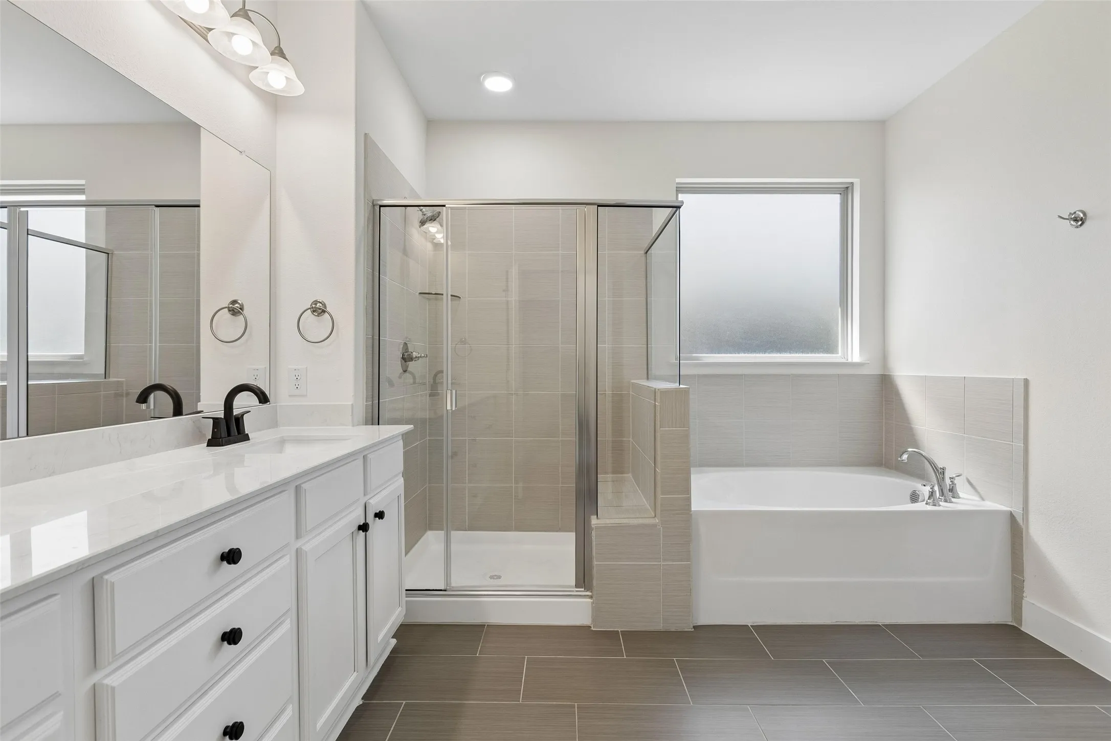 Single Family Residence For Sale in Denton County , 1212 Upland Dove Drive, Little Elm, Texas 75068, 4 Bedroom, 3 Bathroom, 2 Garage spaces, 2,532 Sqft, built in 2021, mls#21380946, Real Estate Agent in Little Elm, Homes For Sale in Denton county, Homes For Sale in Little Elm, Realtor in Little Elm Texas, Real Estate Brokerage Independent Realty Texas, Luminita Cordes Realtor